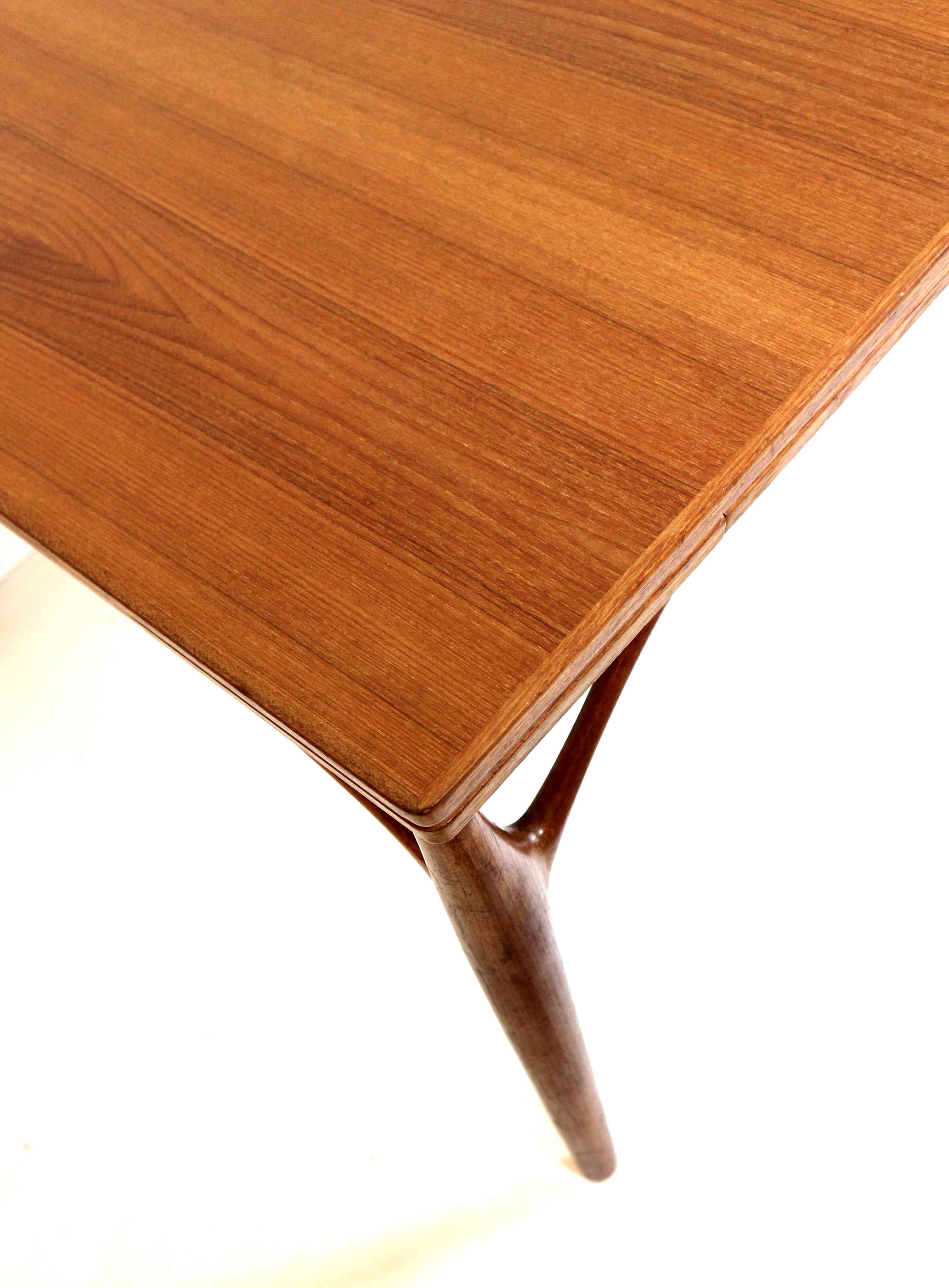 Danish design extendable dining table by Helge Vestergaard-Jensen for Søren Horn