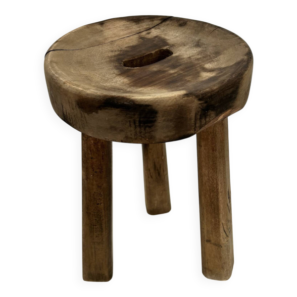 Tabouret tripode patiné