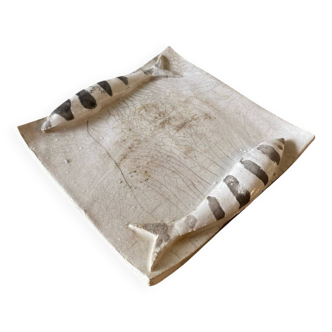 Raku fish motif pocket emptier
