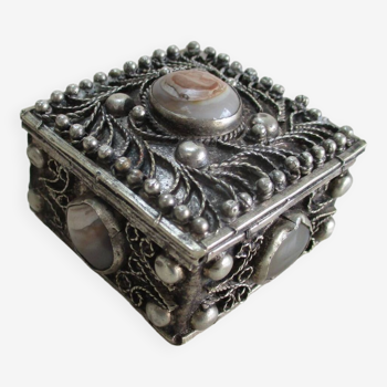 Watermarked silver metal box decorated with agates.