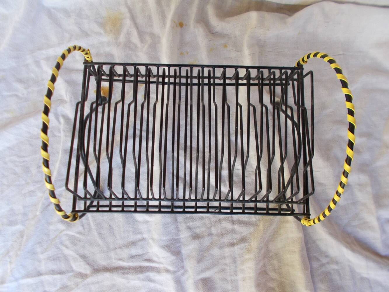 Vintage 45 rpm record holder