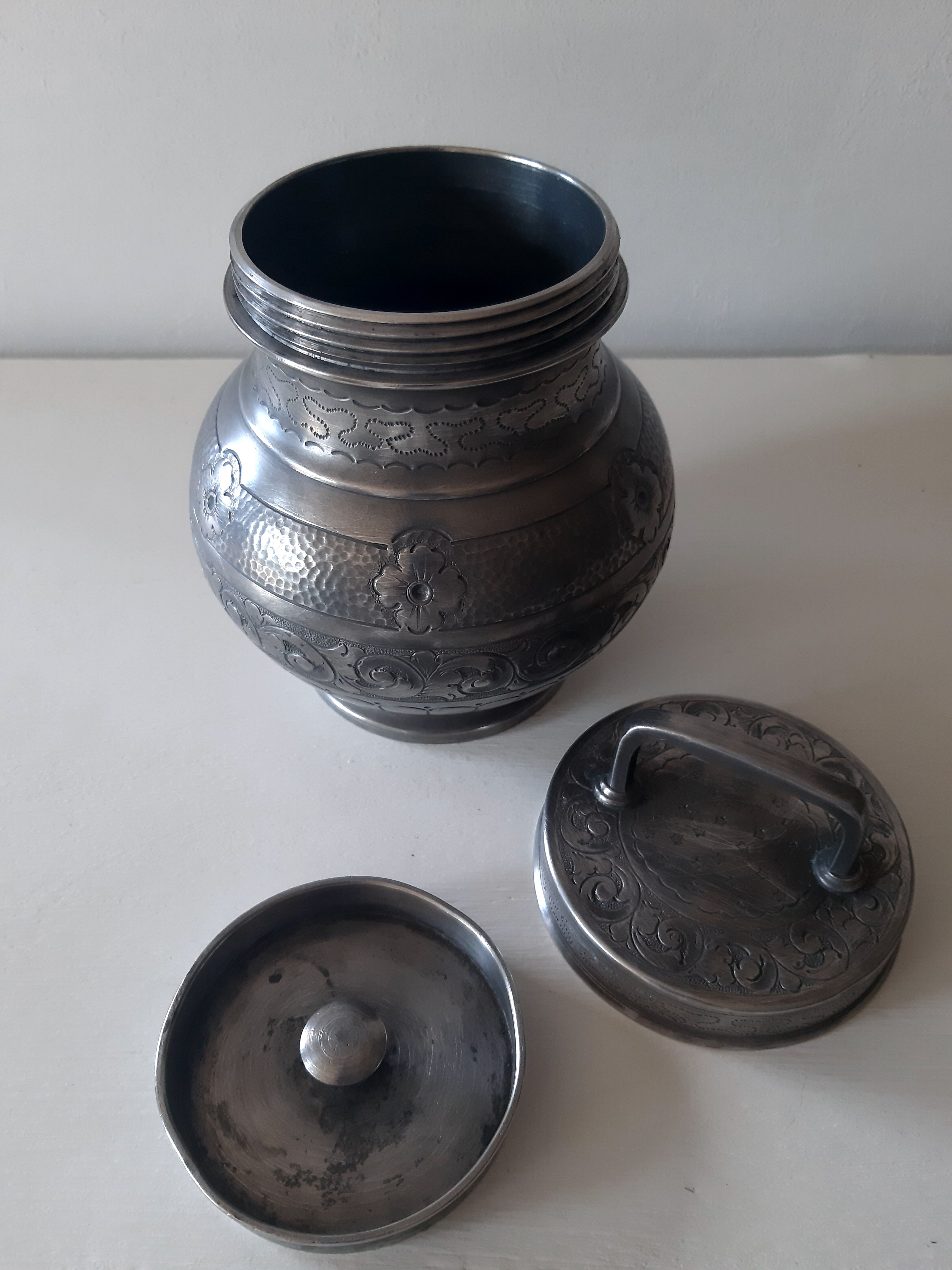 Old tin pot