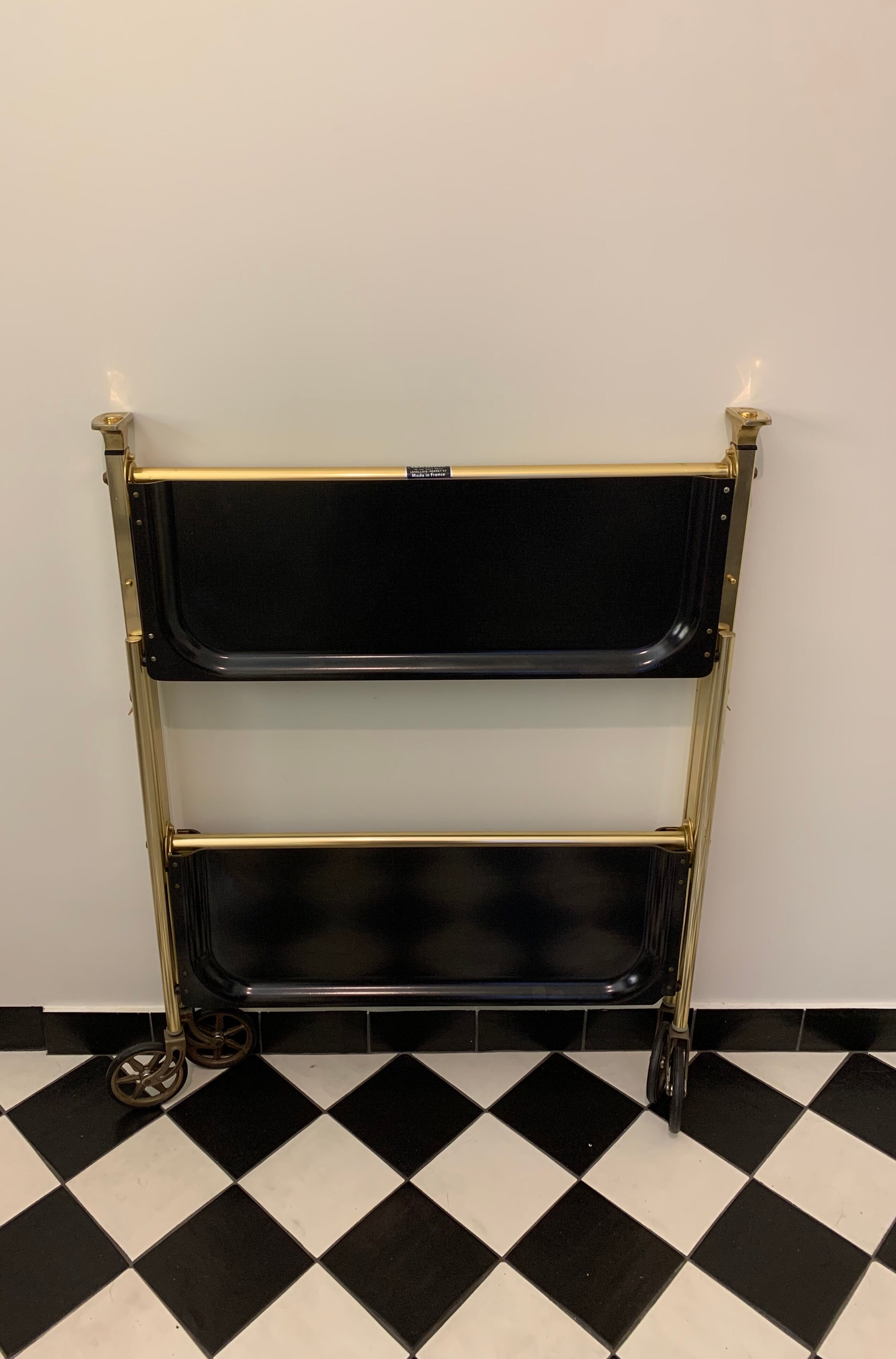 Textable vintage dessert side table