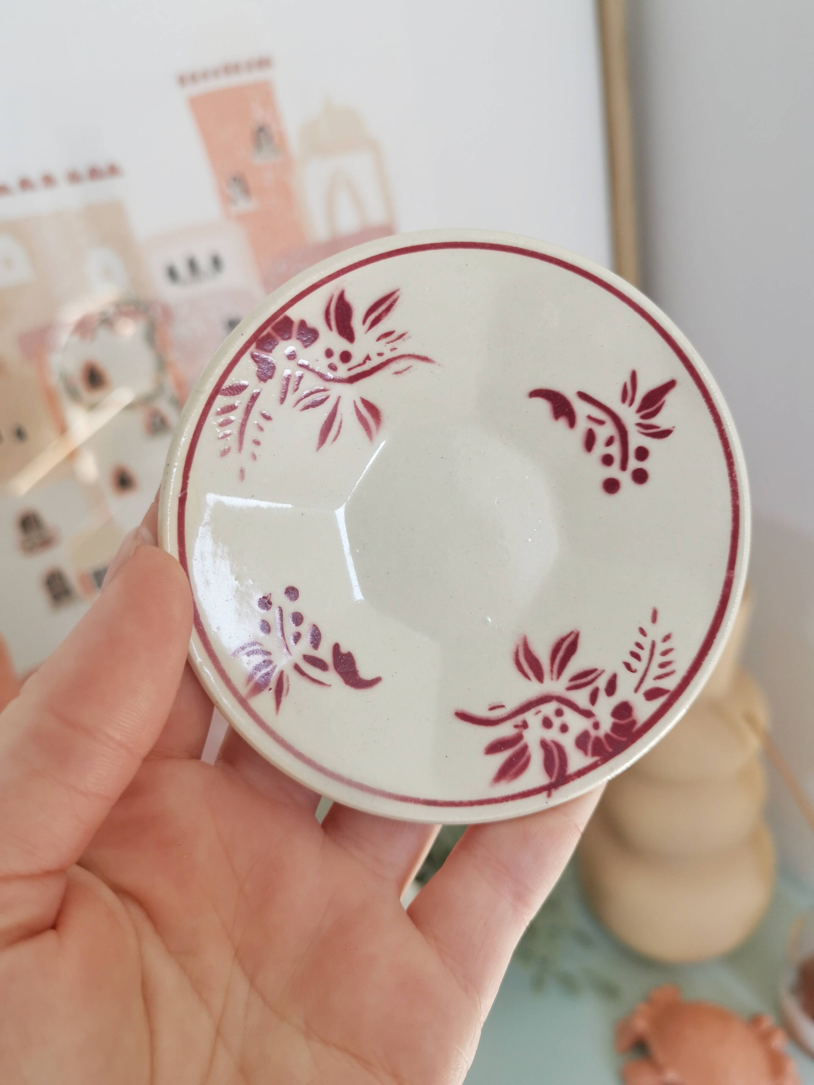 Mini vintage earthenware plates, dinette
