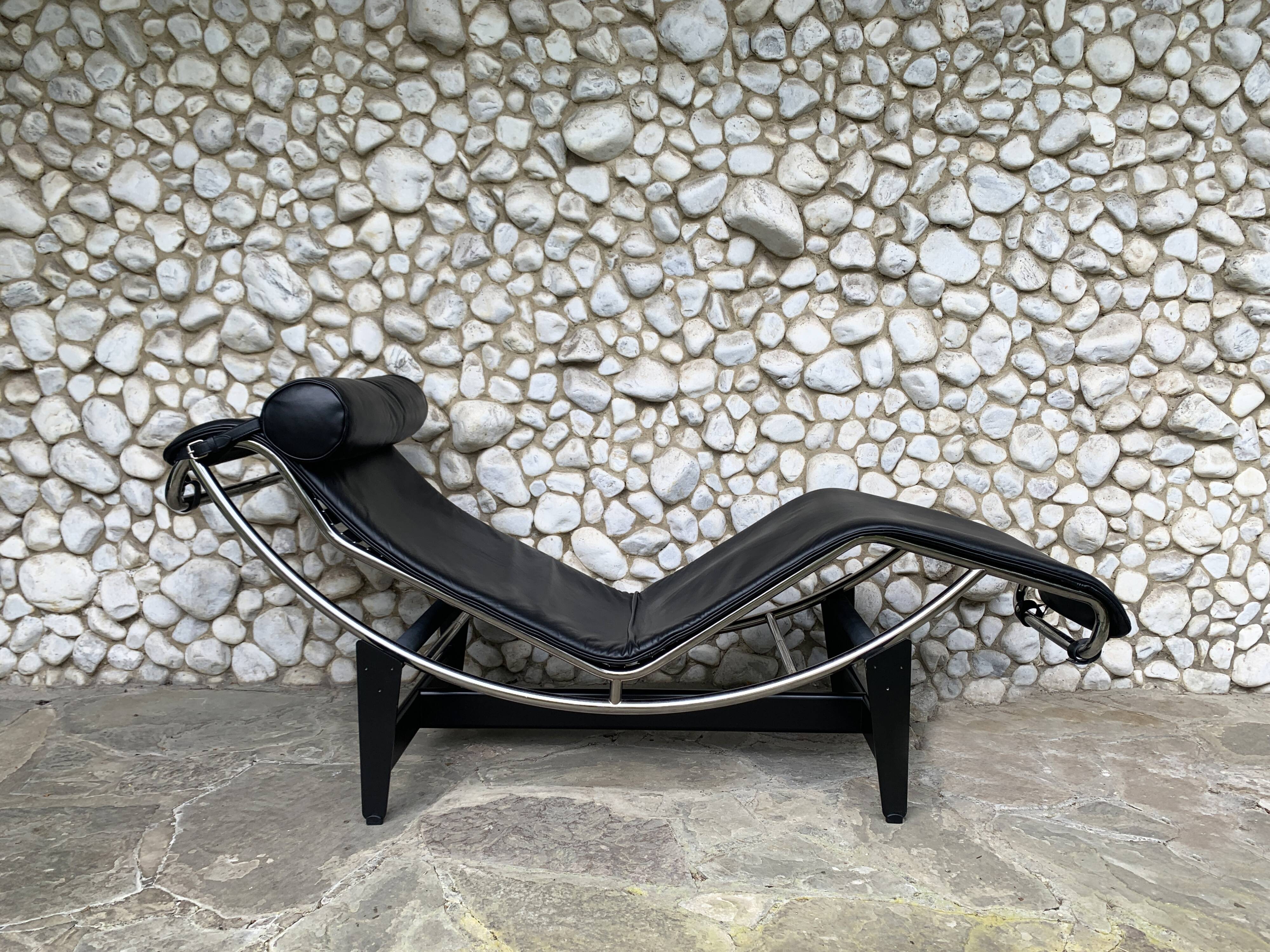 Chaise longue LC4 cassina by  Le Corbusier