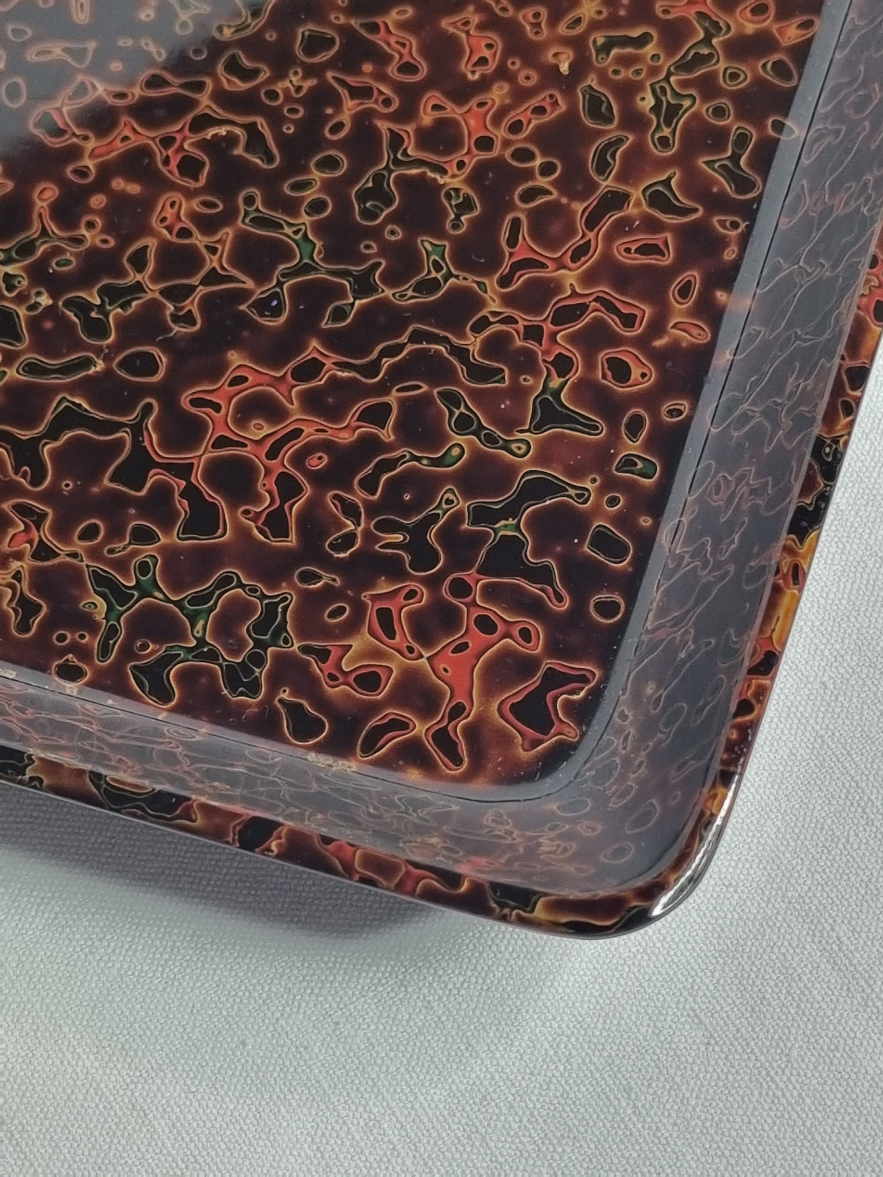 Two serving trays in vintage Japanese lacquer, "Kara-nuri"