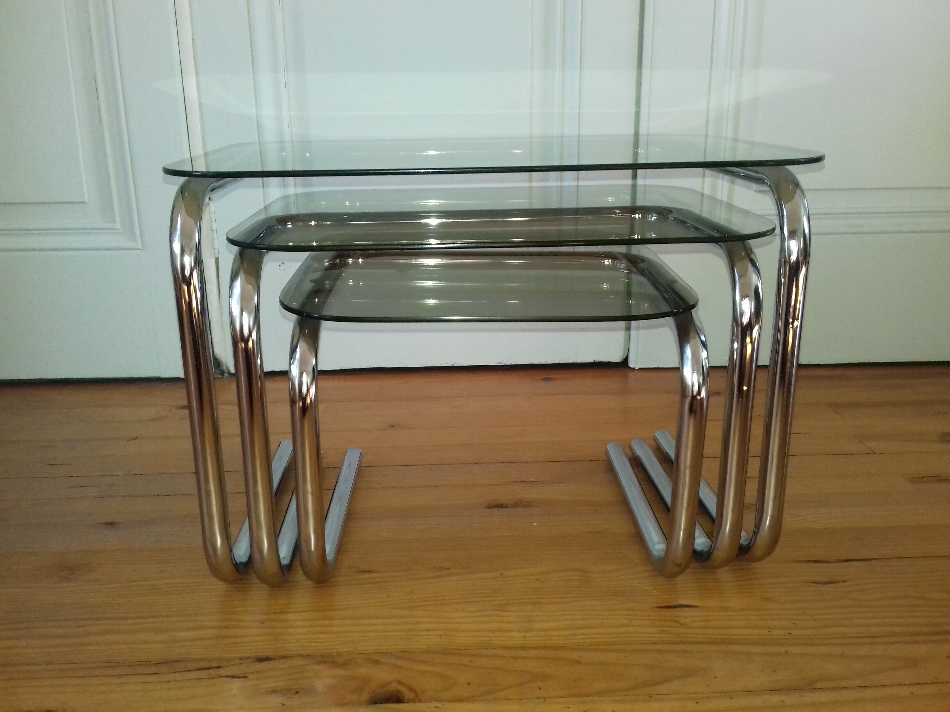 Pull-out coffee tables in glass and chrome 1970s