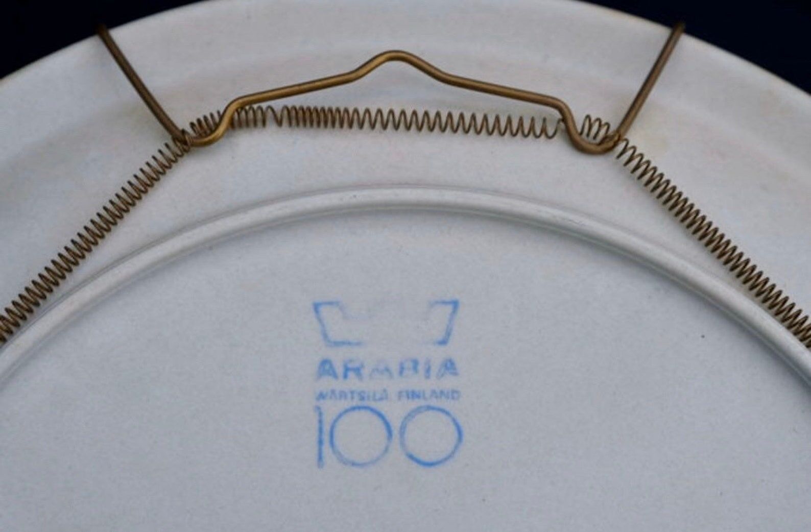 ARABIA Finland - 100 year Anniversary plate, Raija Uosikkinen