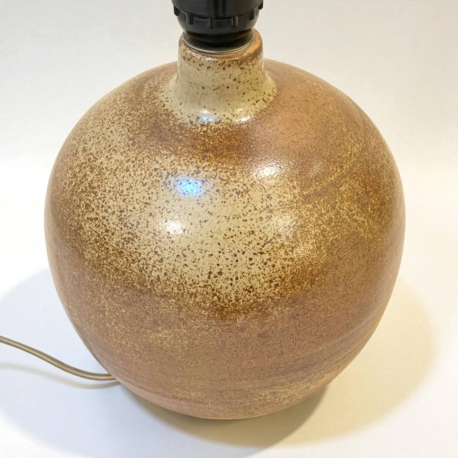 XXL vintage ceramic brown floor lamp with beige ribbon shade from the 1970s.