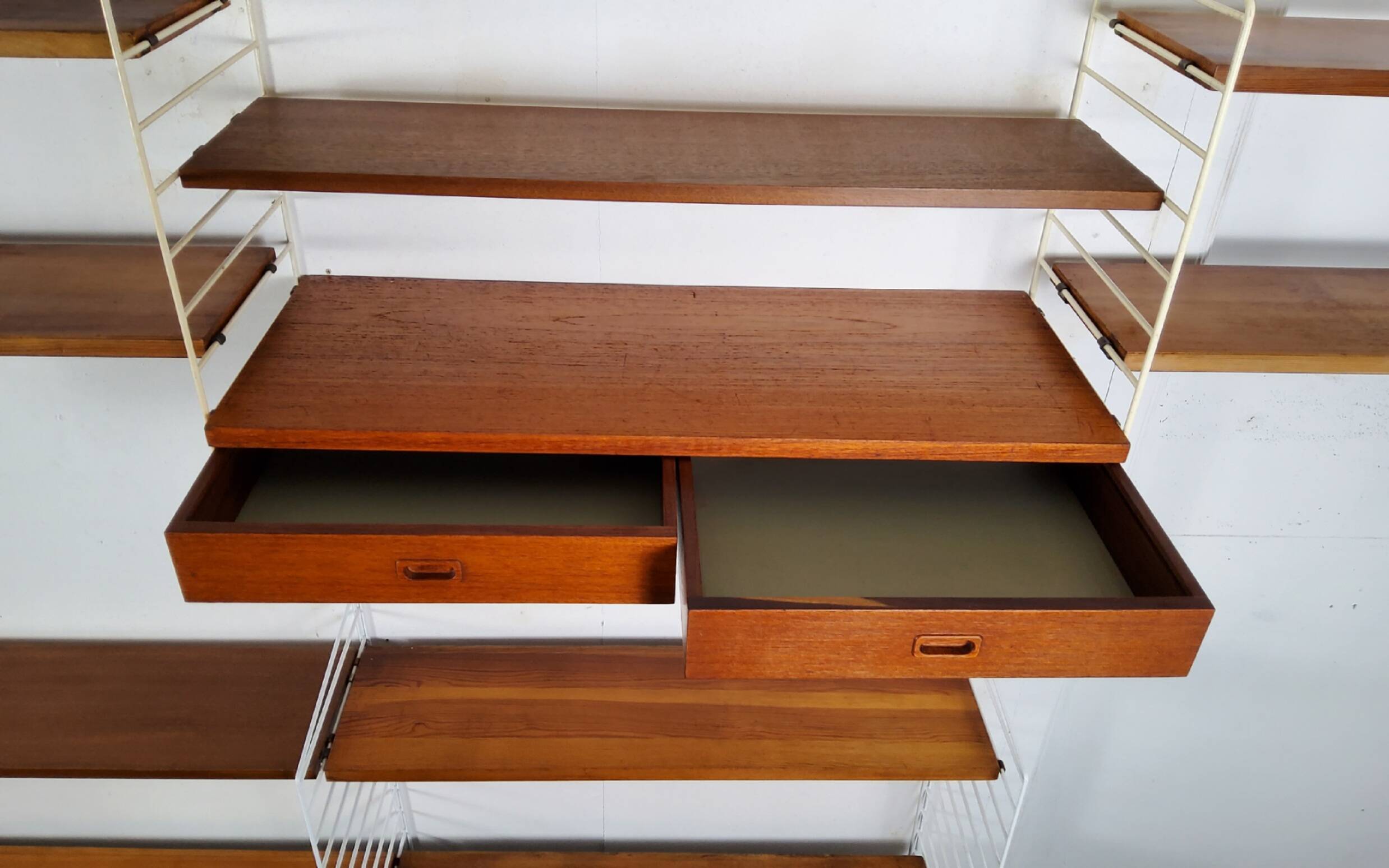 Vintage wall shelf by Nisse Strinning