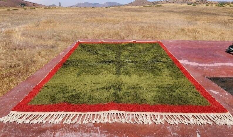 Moroccan Berber rug in green and red 300x200 cm – handmade rug