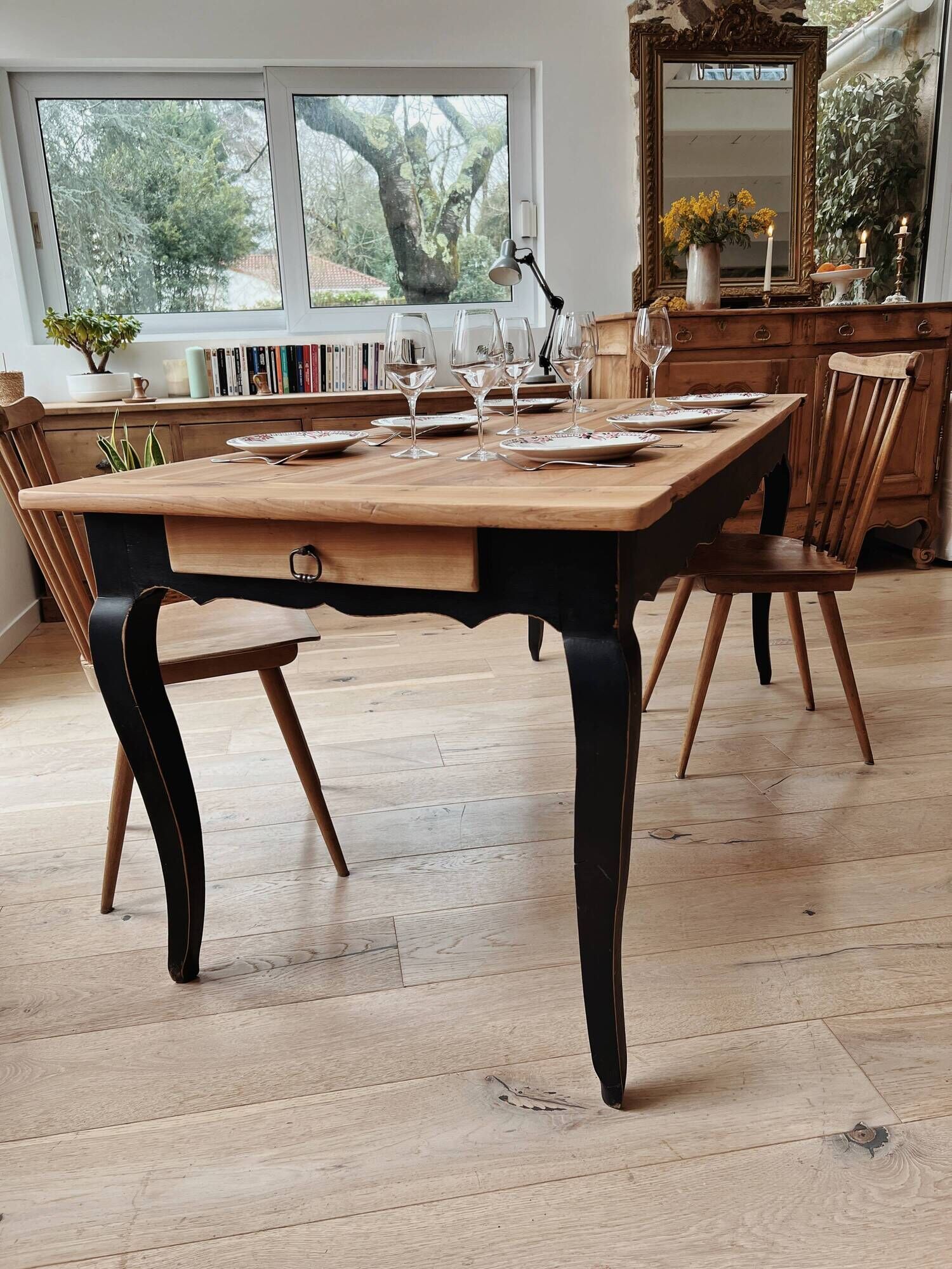 Antique Louis XV table from the 19th century – seats 8-10 people.