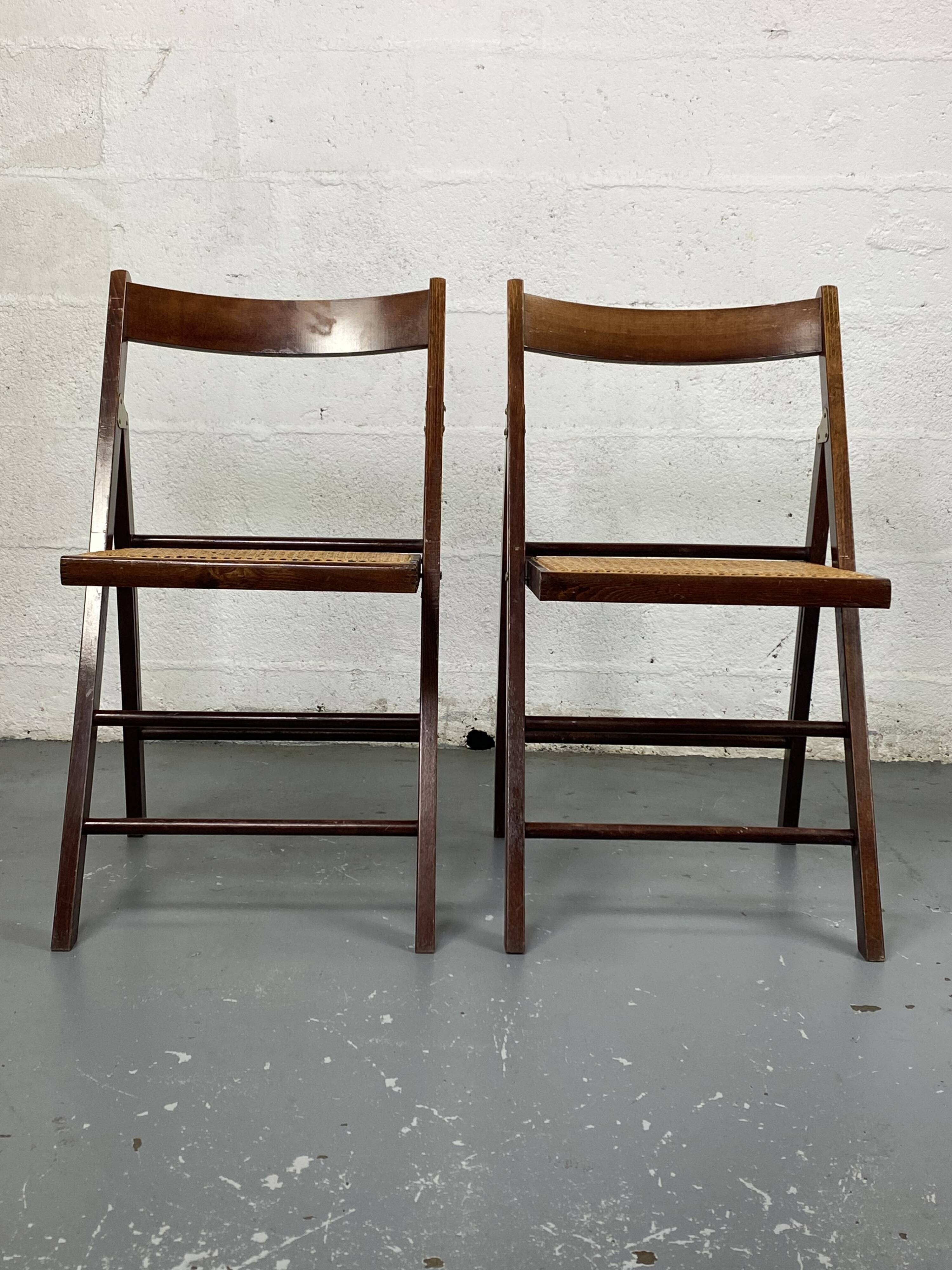 Lot folding chairs in canning