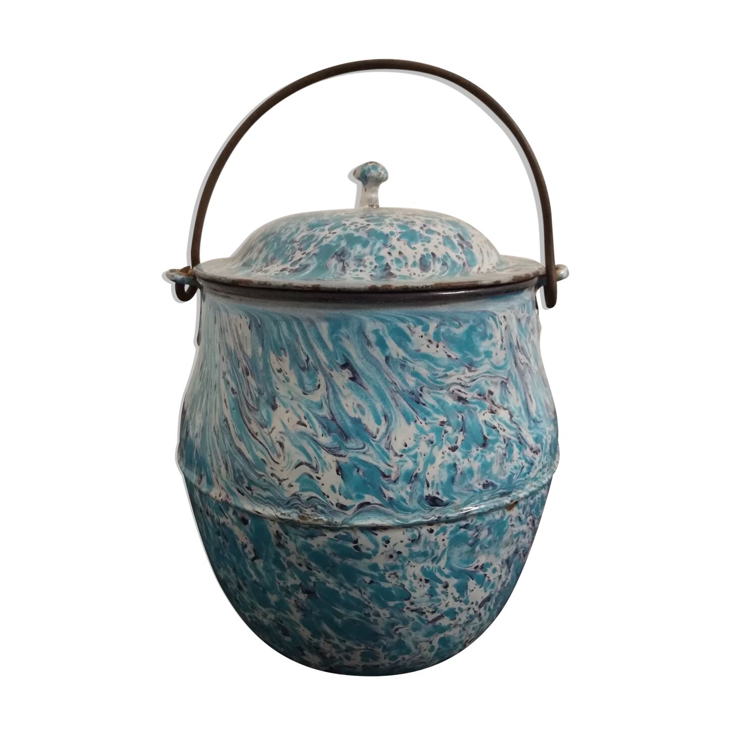 Enamelled pot