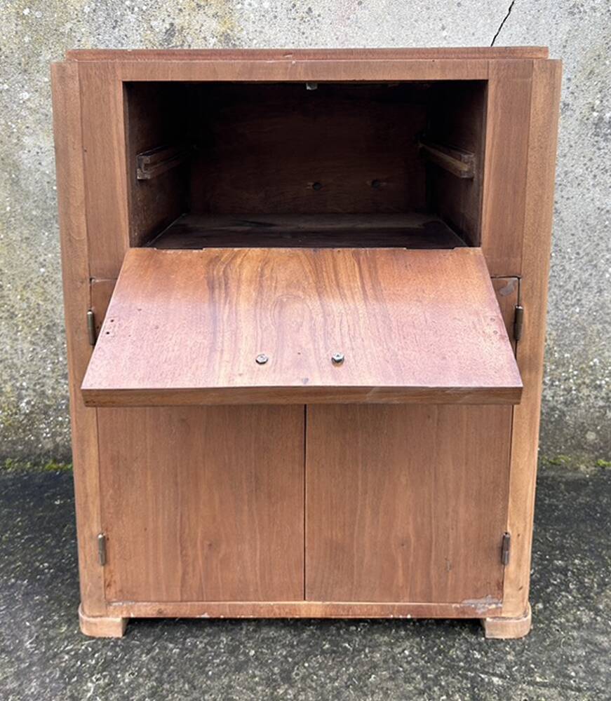 Phonograph, radio, turntable and record cabinet from the 1950s
