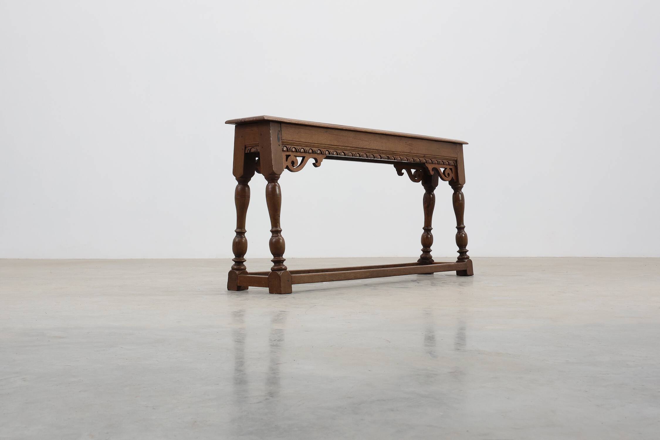 Banc en chêne sculpté jacobéen du XVIIe siècle, Royaume-Uni