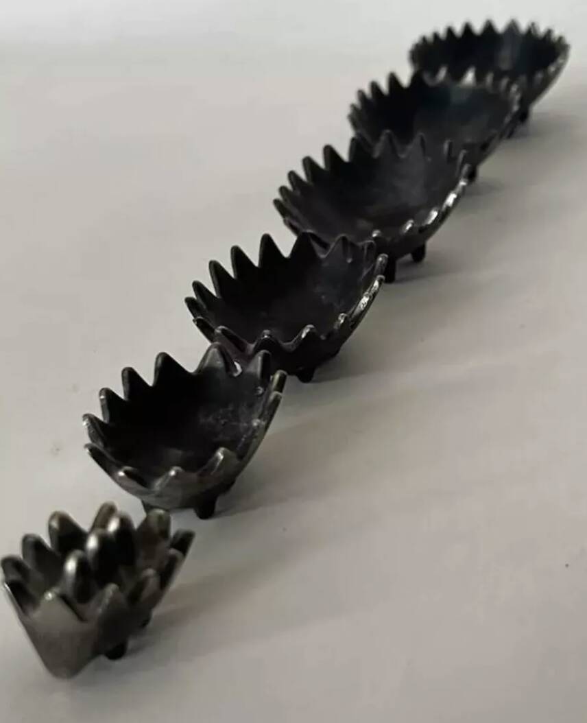 Famille de 6 Hérissons en métal par Walter Bosse, design 1950