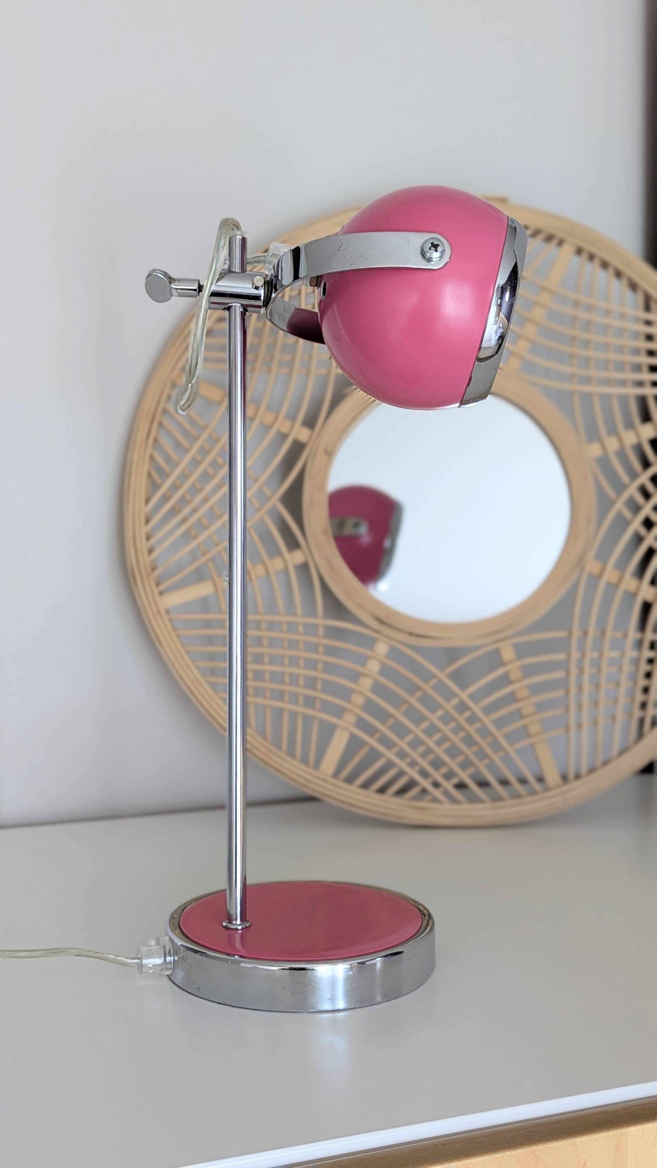 Pink eyeball lamp (L-0214)