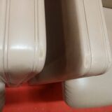 SUPERB PAIR OF POLTRONA FRAU LEATHER ARMCHAIRS MODEL THF CREAM COLOR