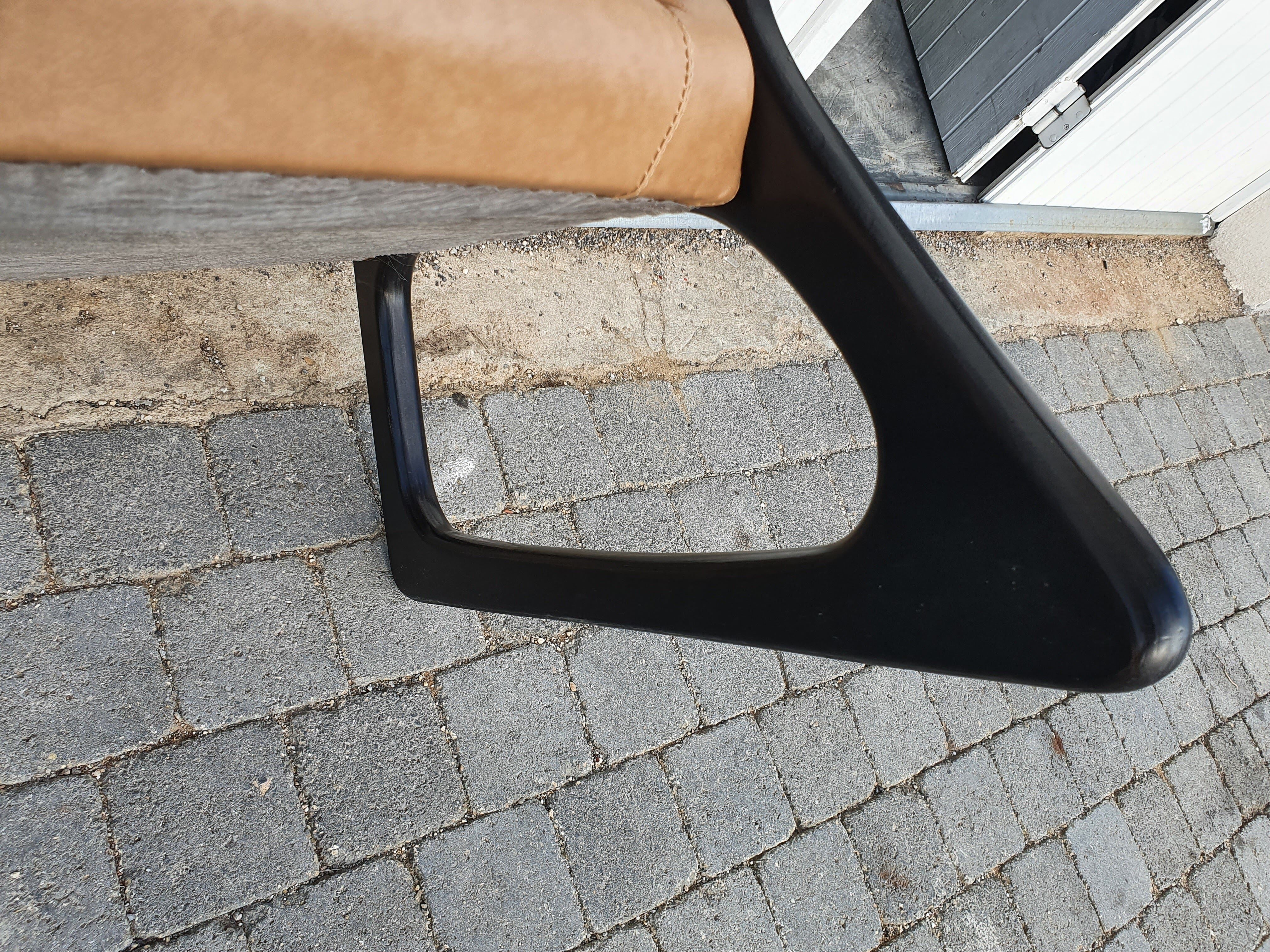Baumann sled heater chair