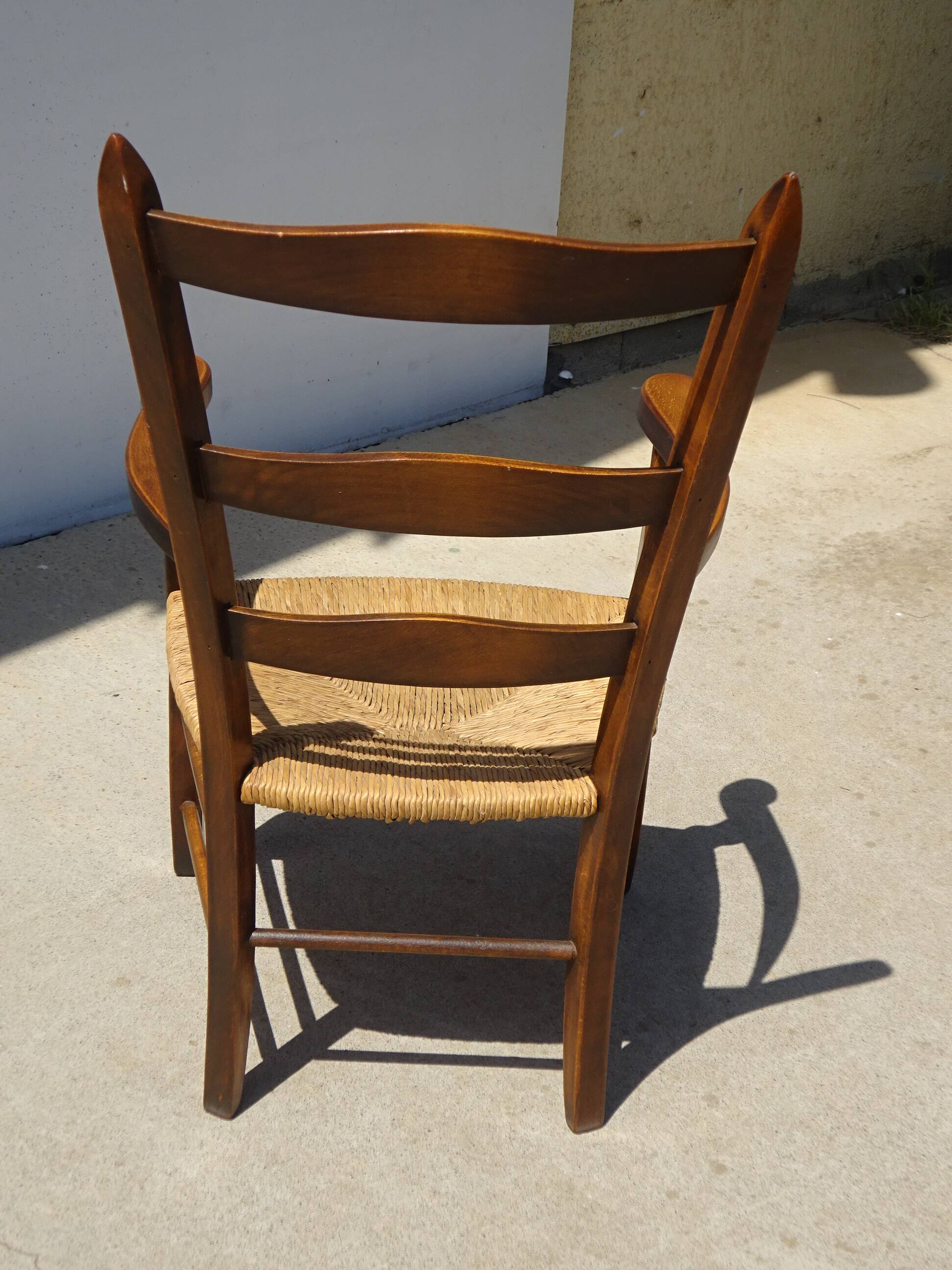 Fauteuil traditionnel en bois et paille