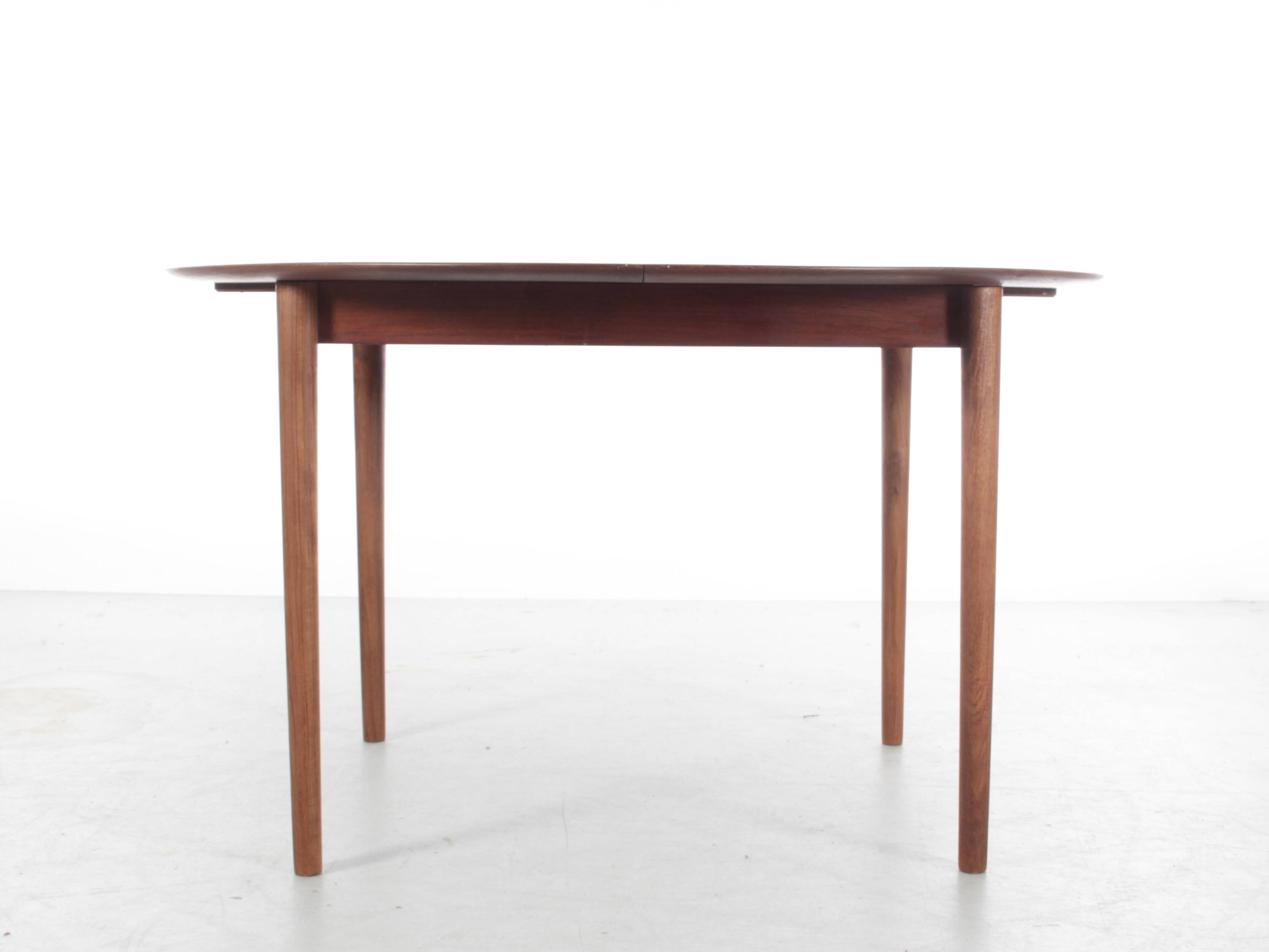 Scandinavian dining table in solid teak model 311