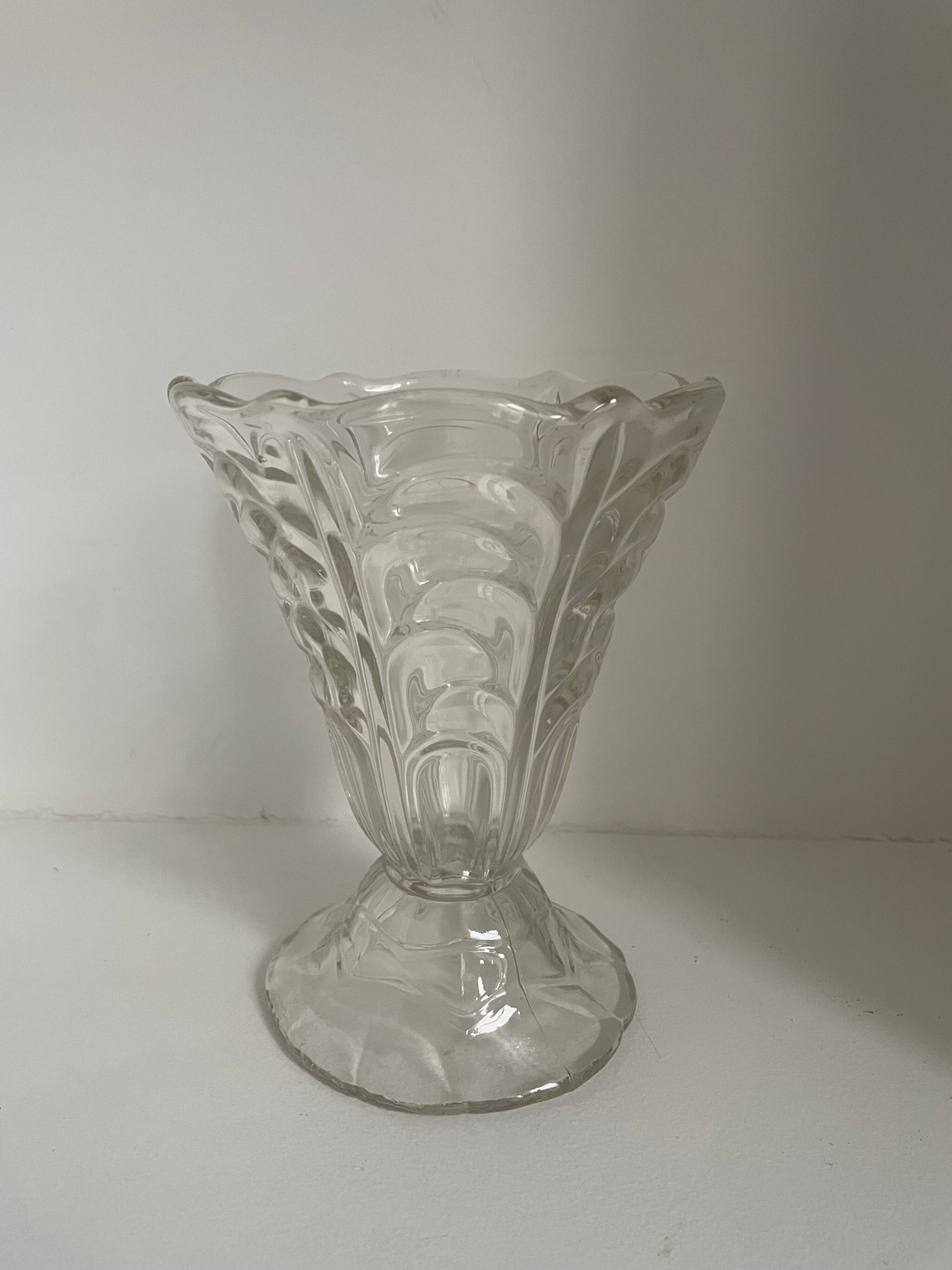 Set of 18 decorative items