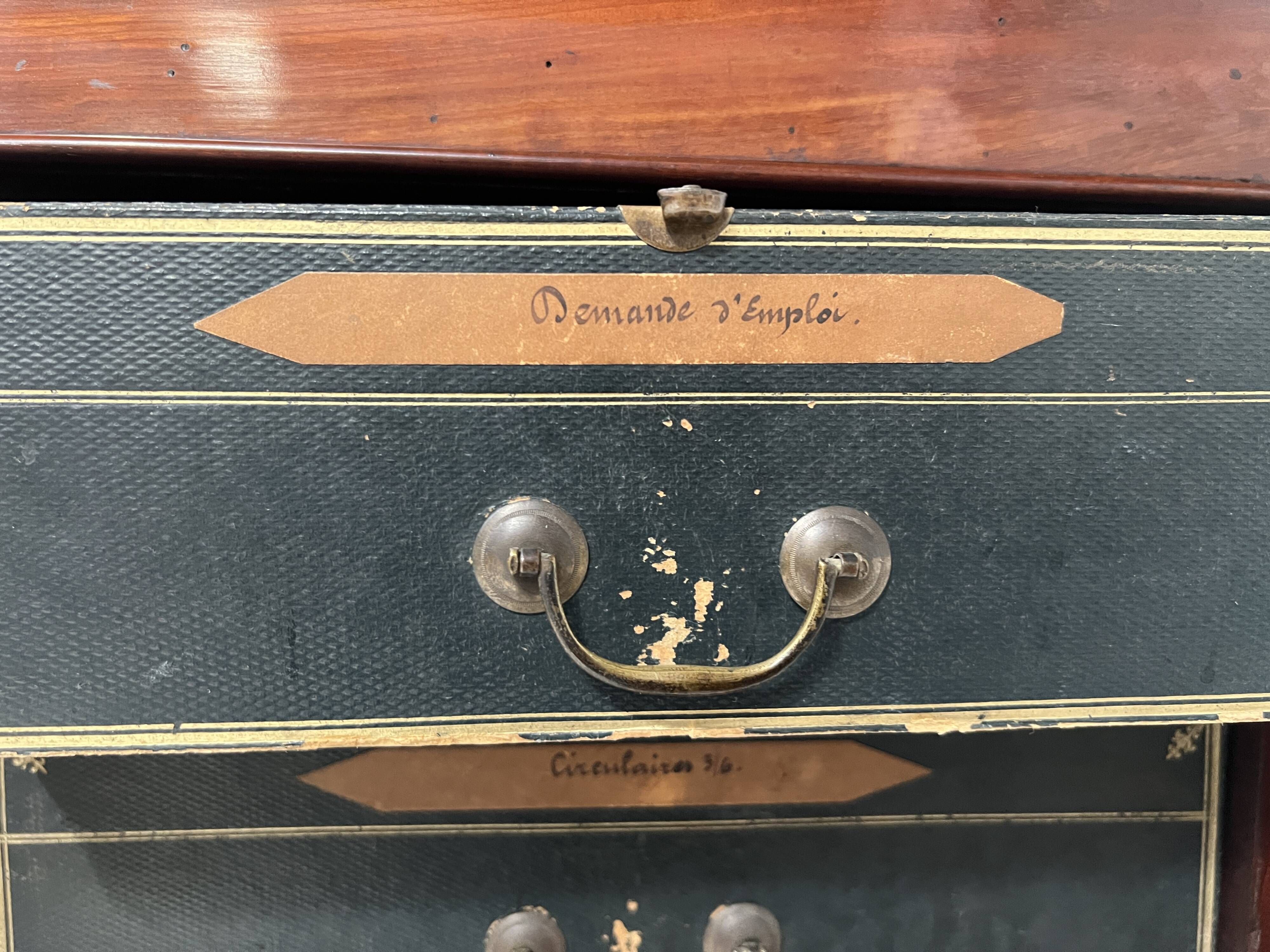 Louis Philippe period cabinet in mahogany veneer, 19th century.