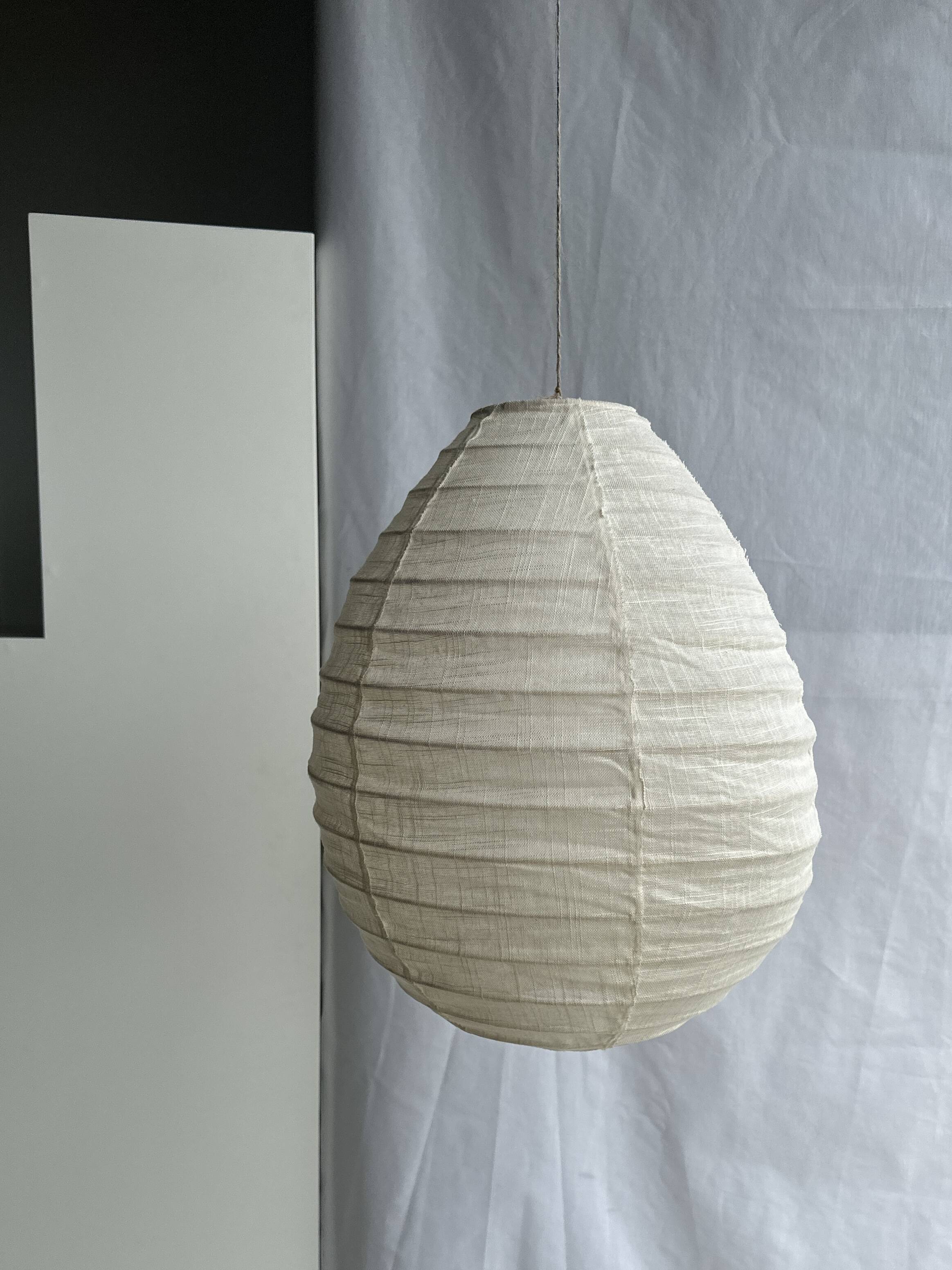 Small Japanese-style natural rattan and linen pendant light in the shape of a drop H40 D35