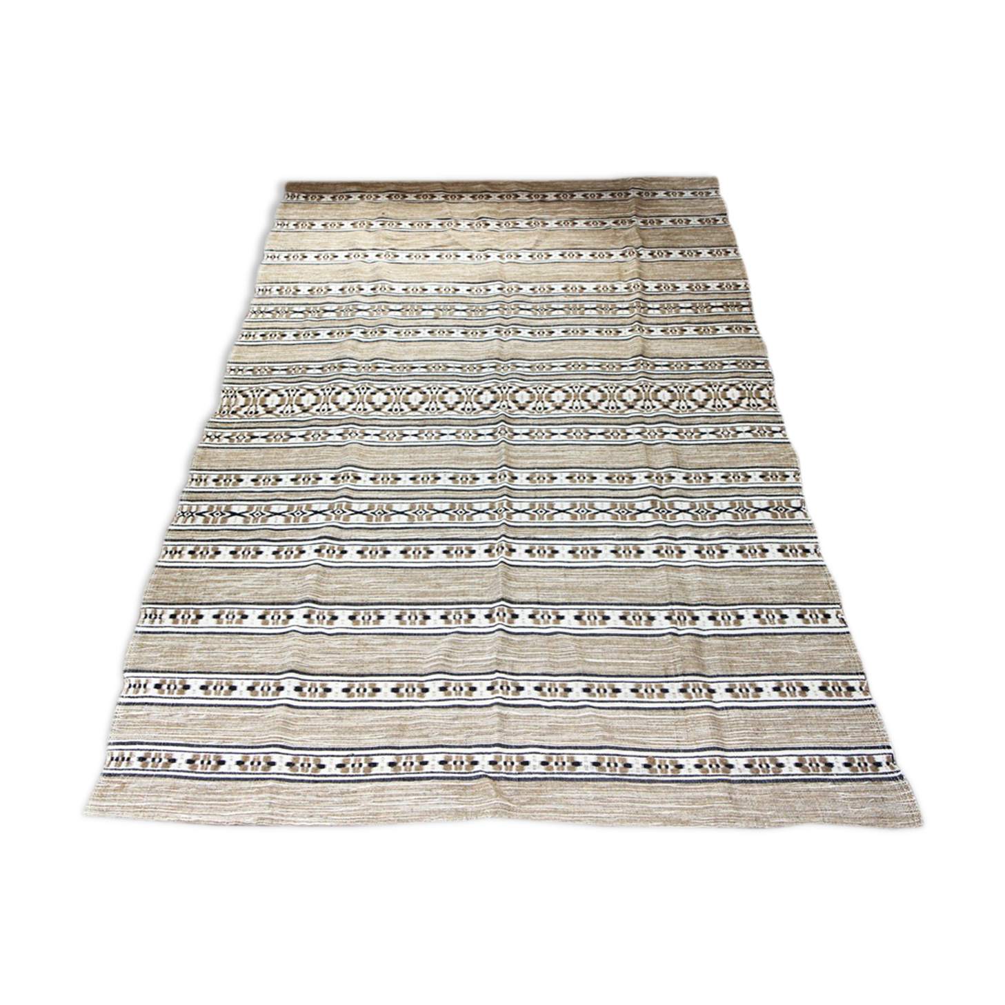 Ethnic carpets in wool 256 x 174cm