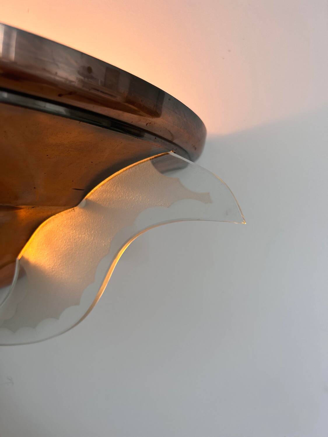 Art deco corner wall light, copper and glass, France 1930