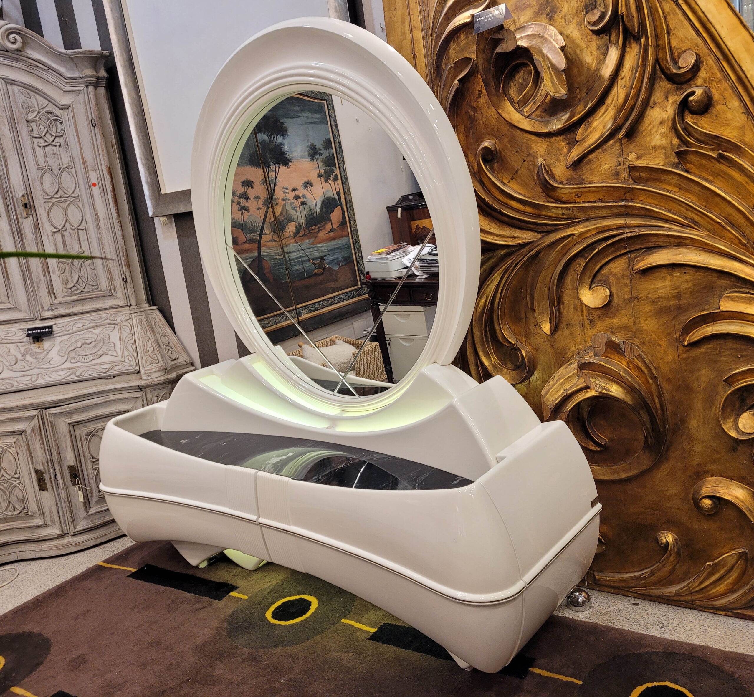 Cómoda / Tocador style Space Age, Firma DBM, lacquered wood and glass fiber, 70's – Italia