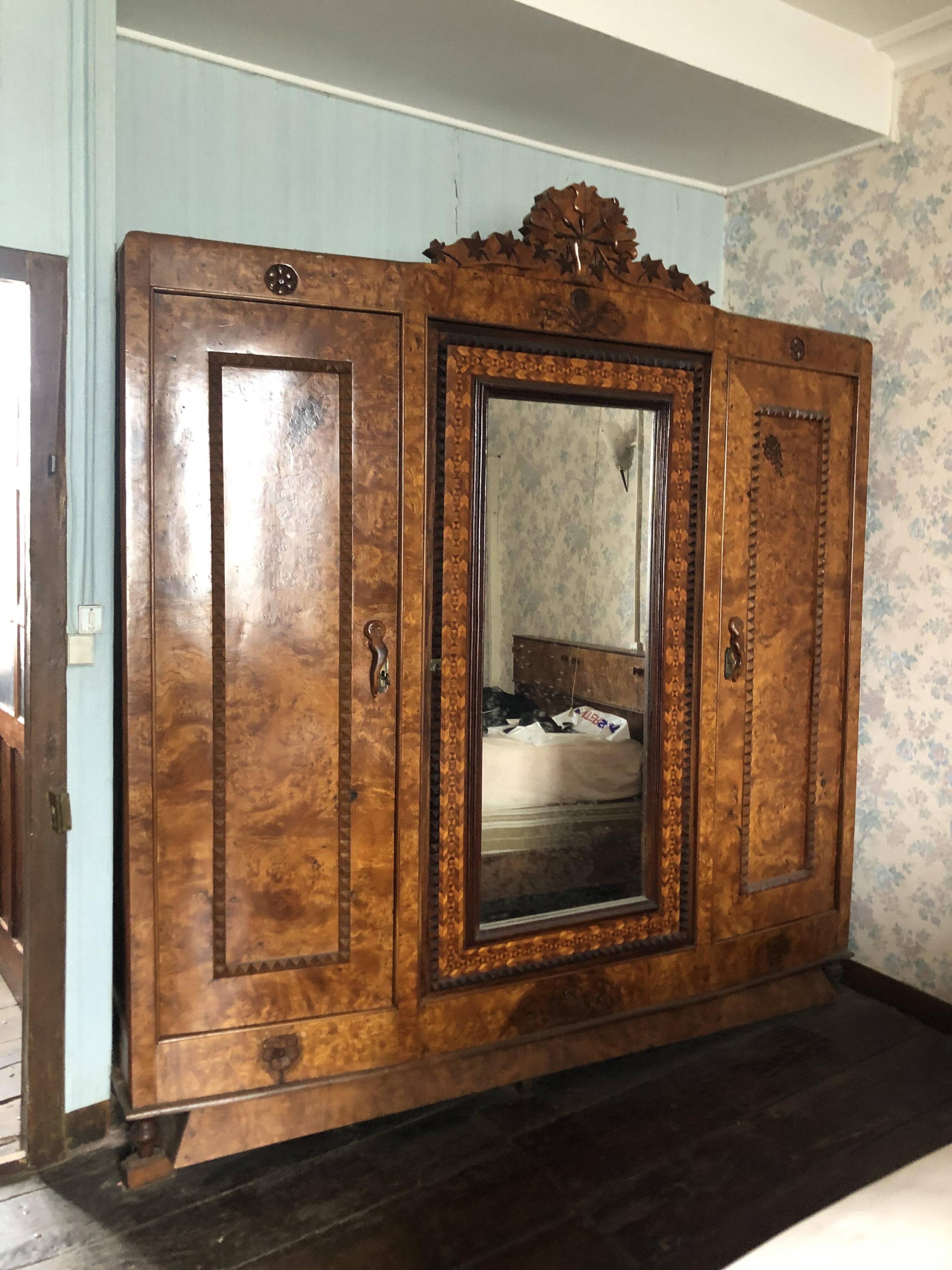 Unique model craftsman's cabinet, cabinetmaker's cabinet, 3-door cabinet, French marquetry furniture