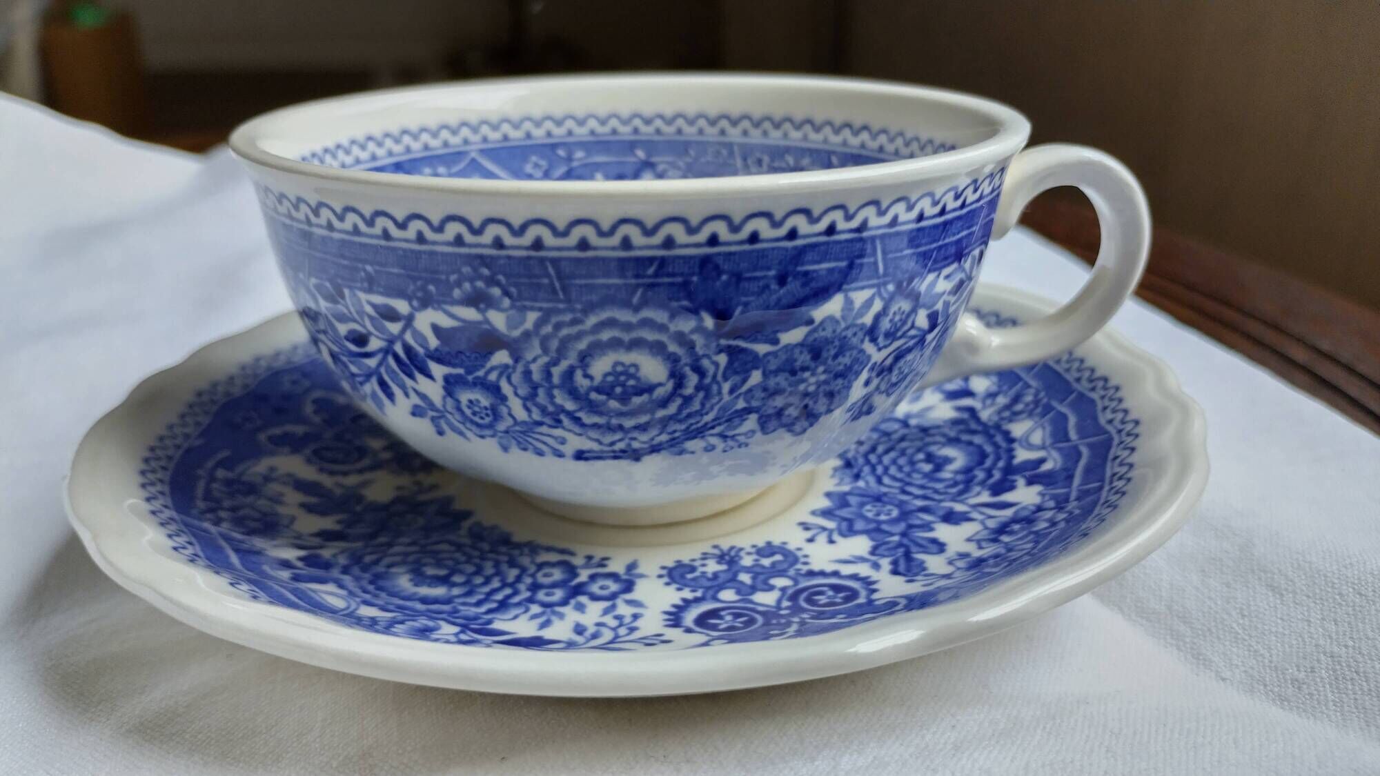 Set of 10 Villeroy and Boch Burgenland mugs