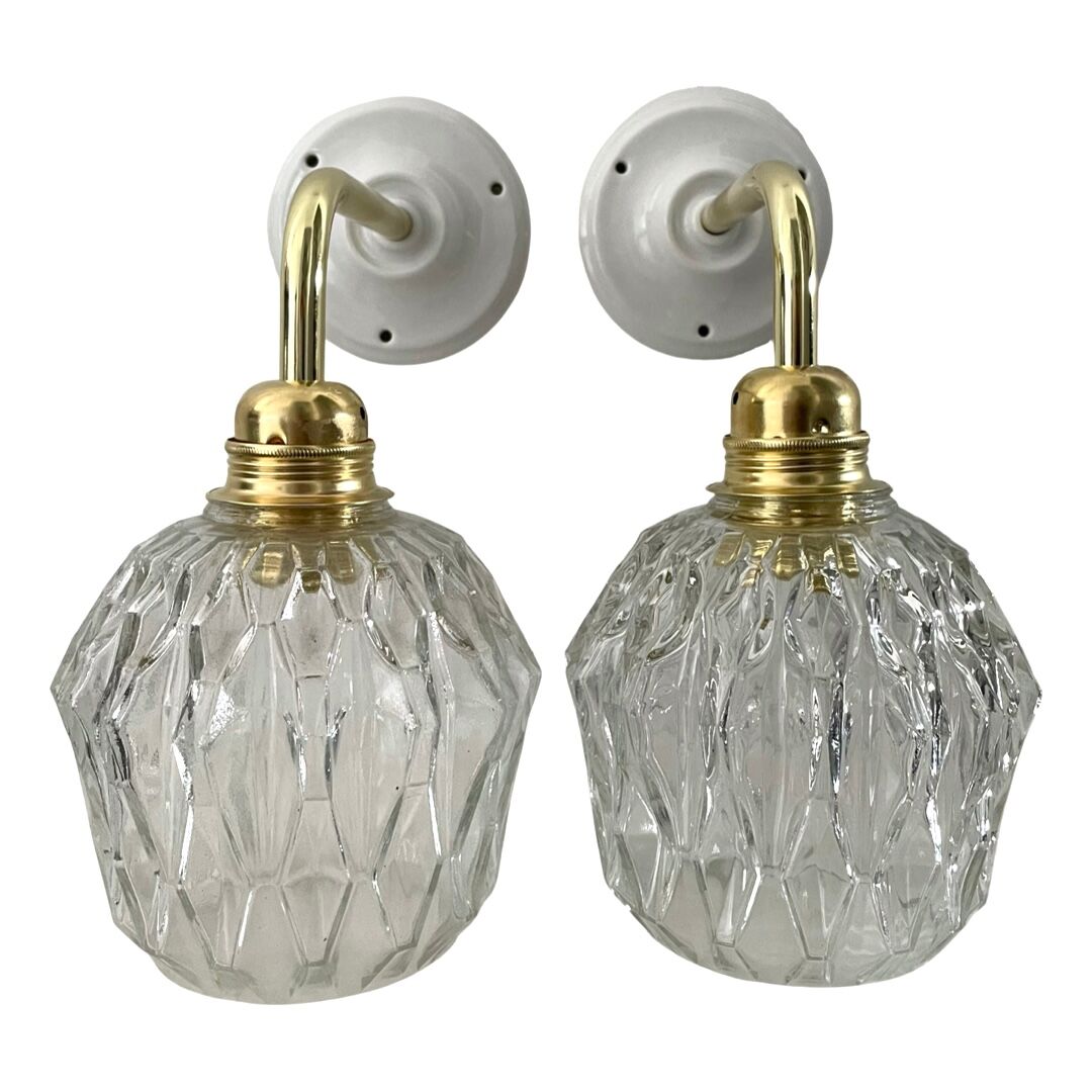 Set of two vintage sconces in chiseled glass