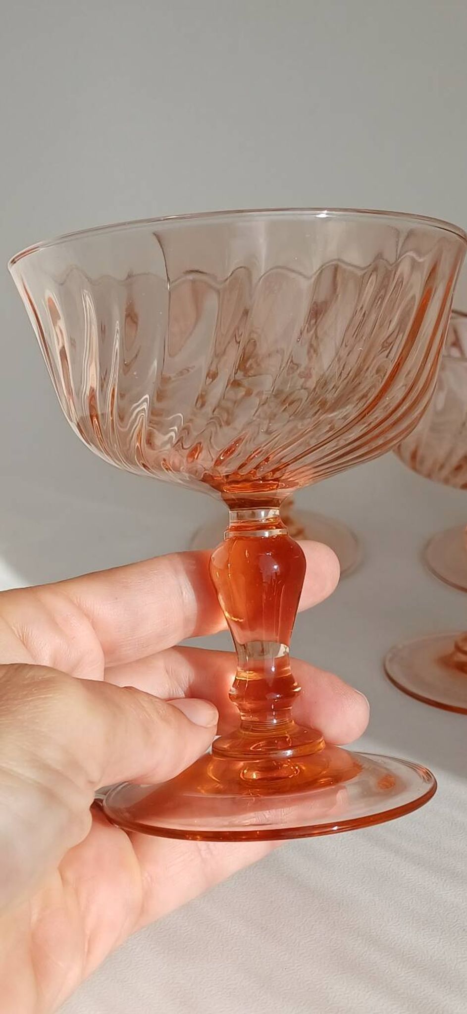 Champagne coupe, pink, rosaline.