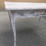 Table de style Louis XV cérusée