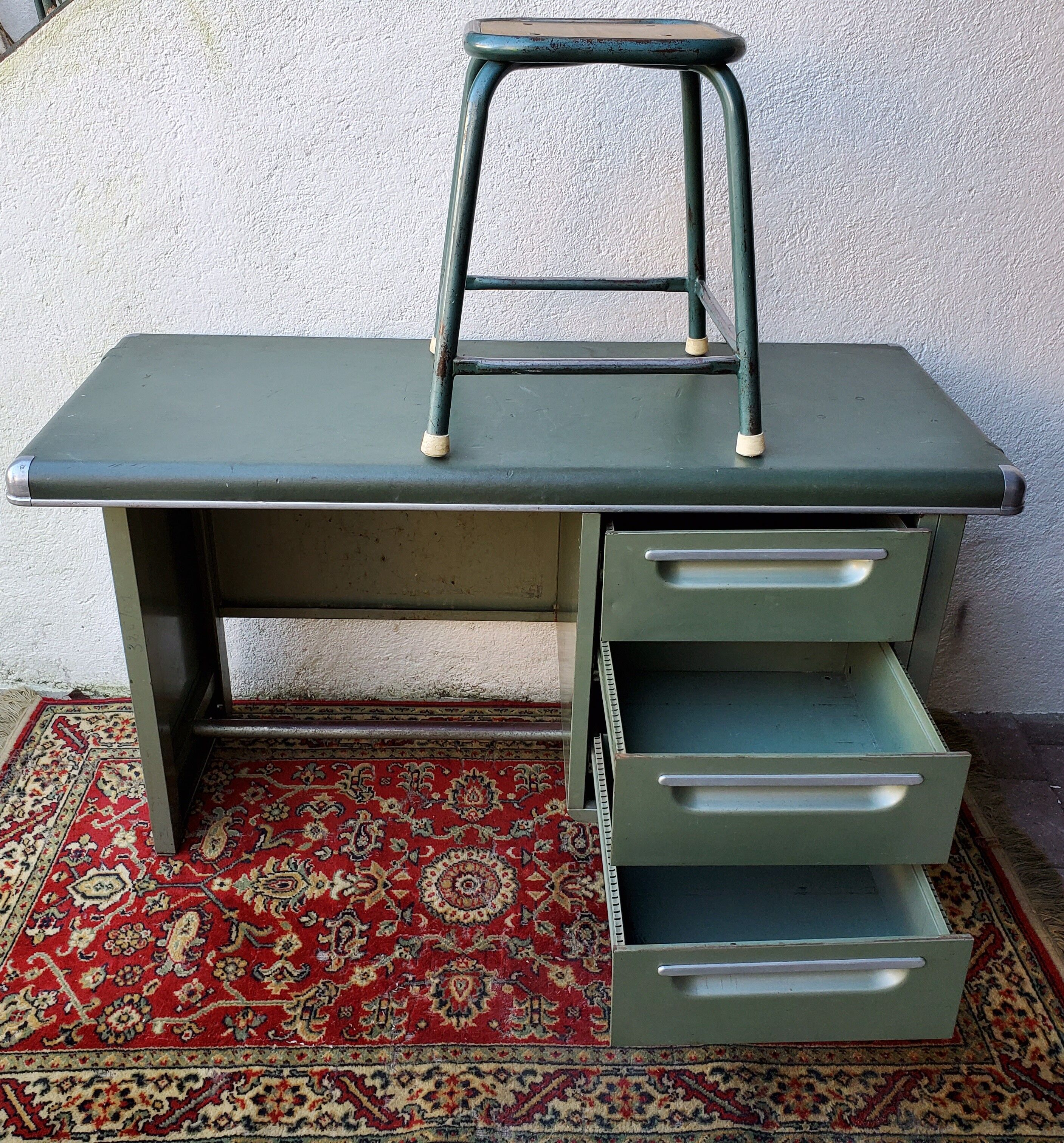 Yac industrial office and stool