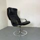 Chaise pivotante suédoise du milieu du siècle de Göte Möbler, années 1970