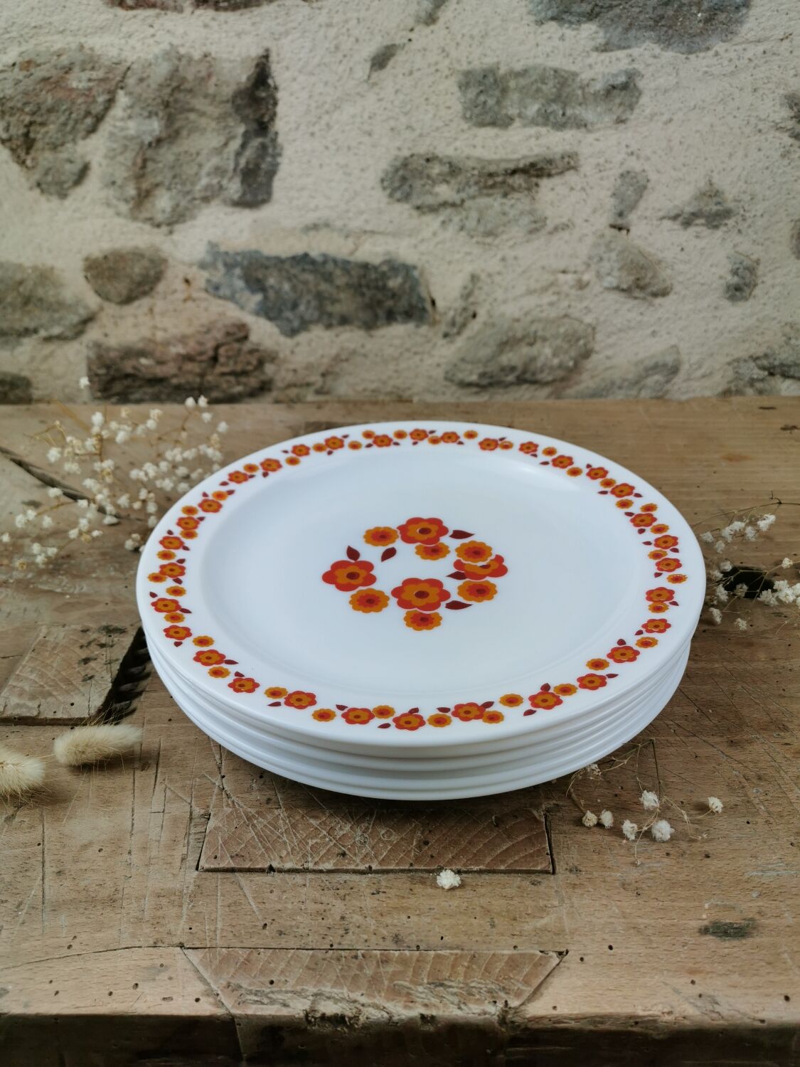 Vintage Arcopal plate, Lotus 70s