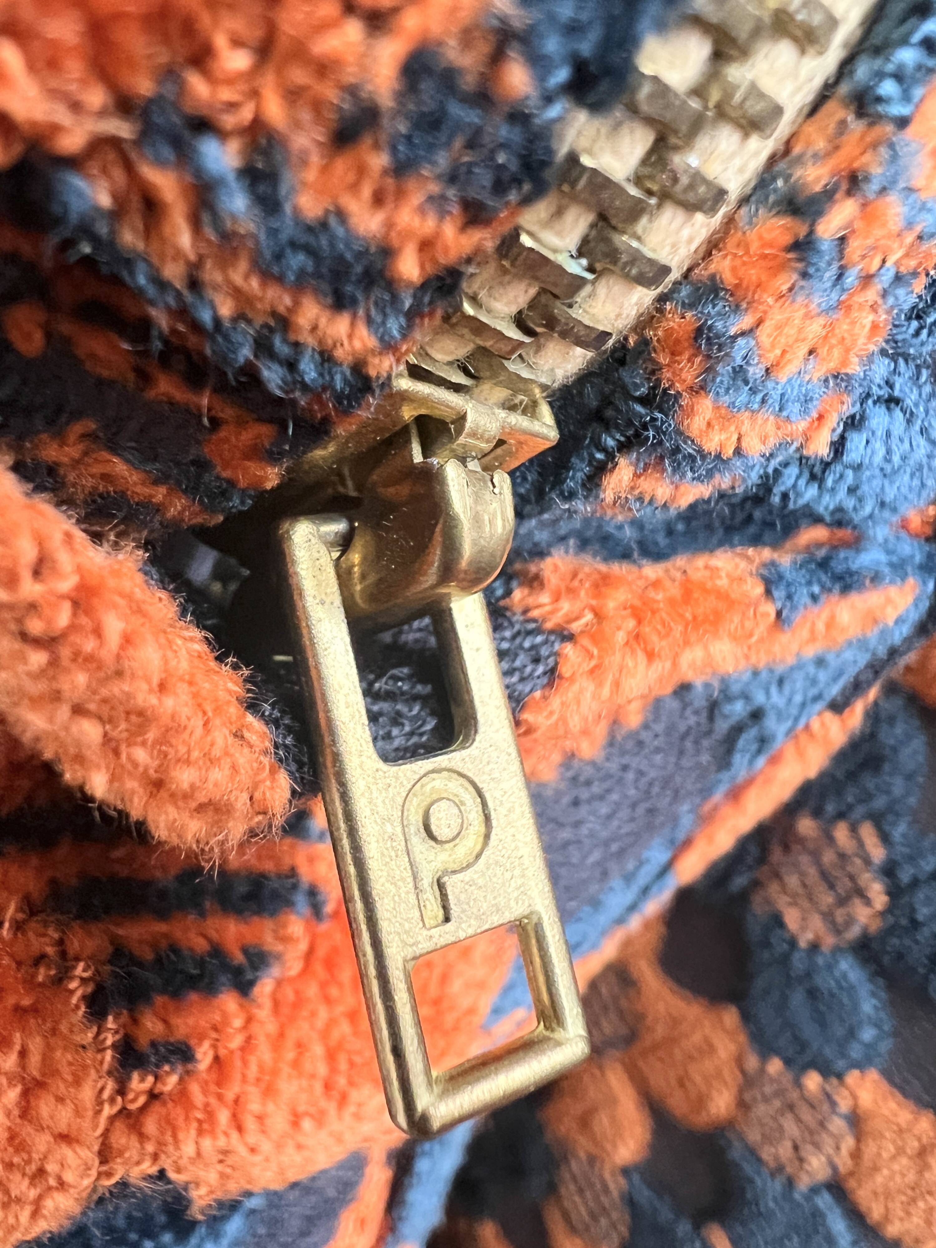 "Maximalist" 3-Seater Sofa 70s – Carved Velvet & Feathers