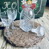 Carafe en verre ciselé