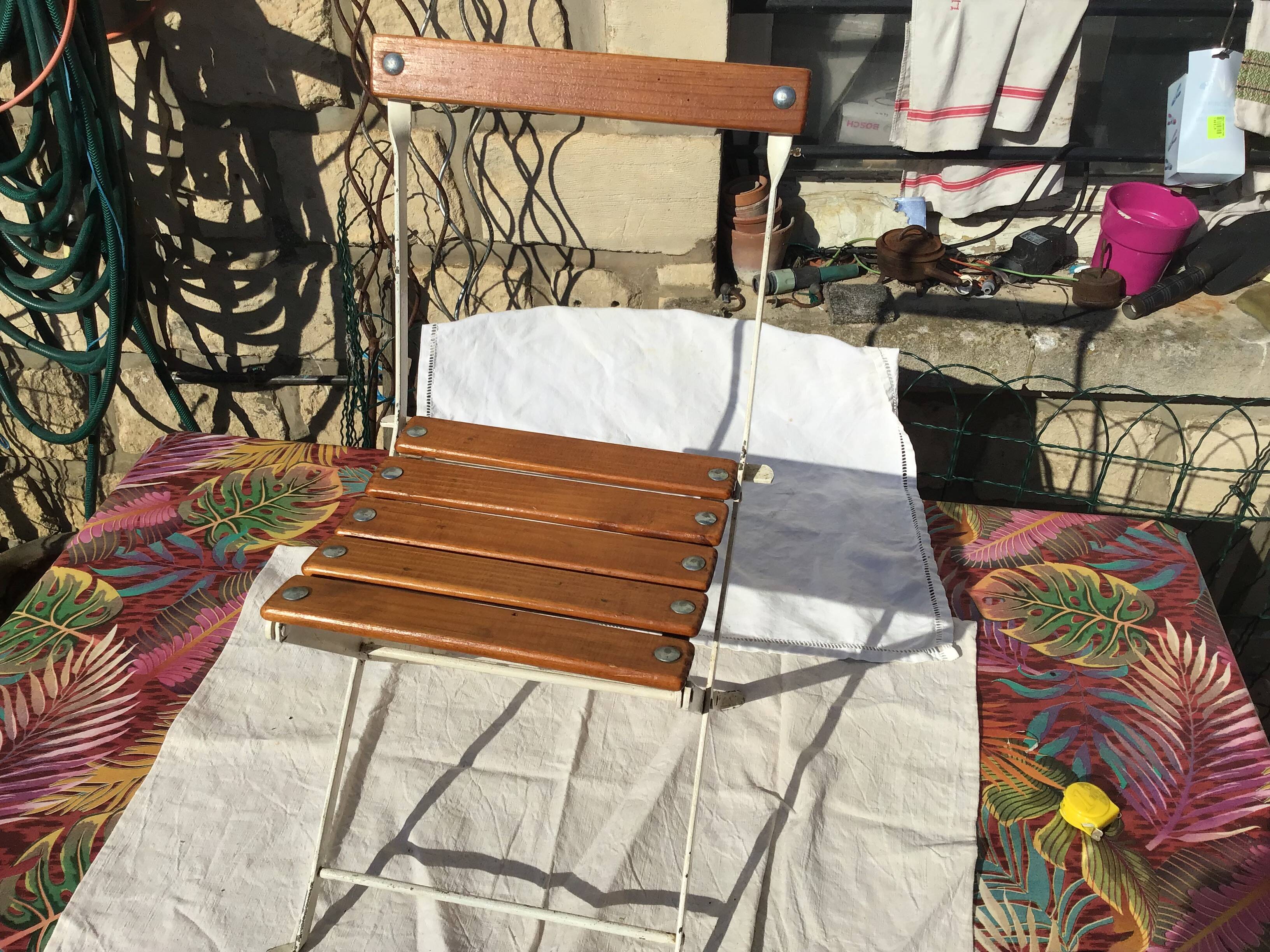 Wooden folding children's chair