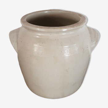 Off-white ancient sandstone pot