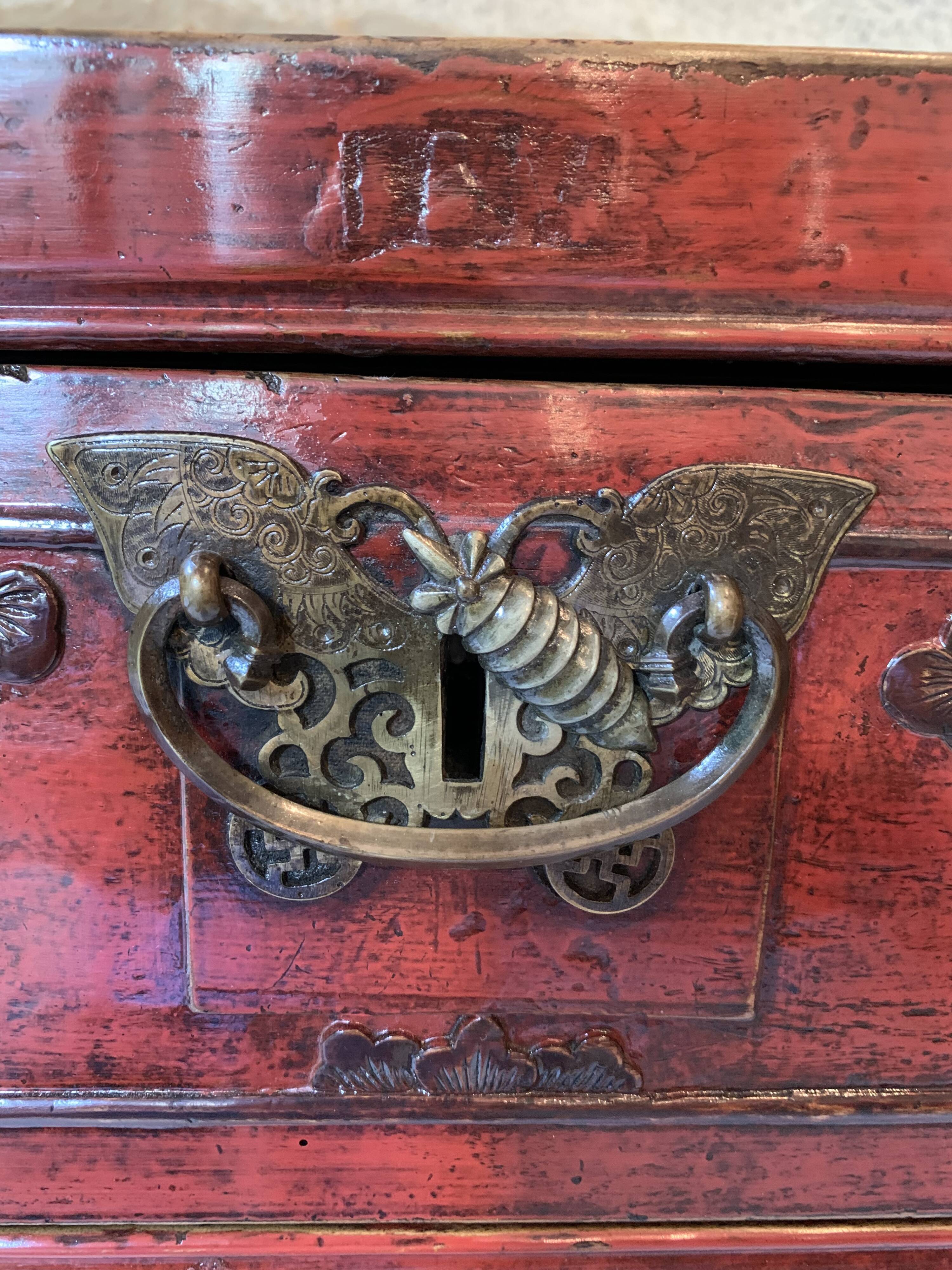 Ancient Chinese red laqué desk