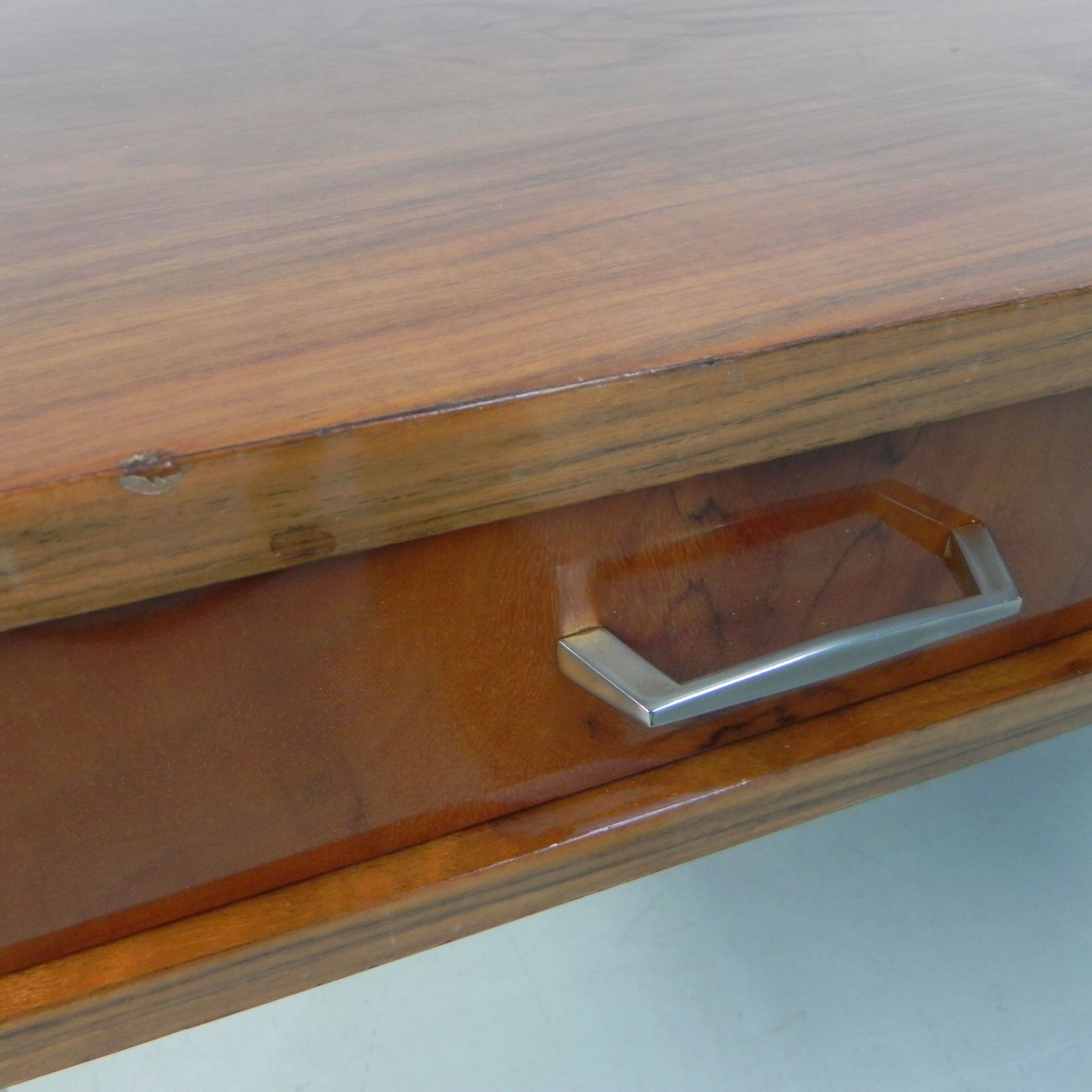 Bureau bas vintage avec 2 tiroirs NF ameublement