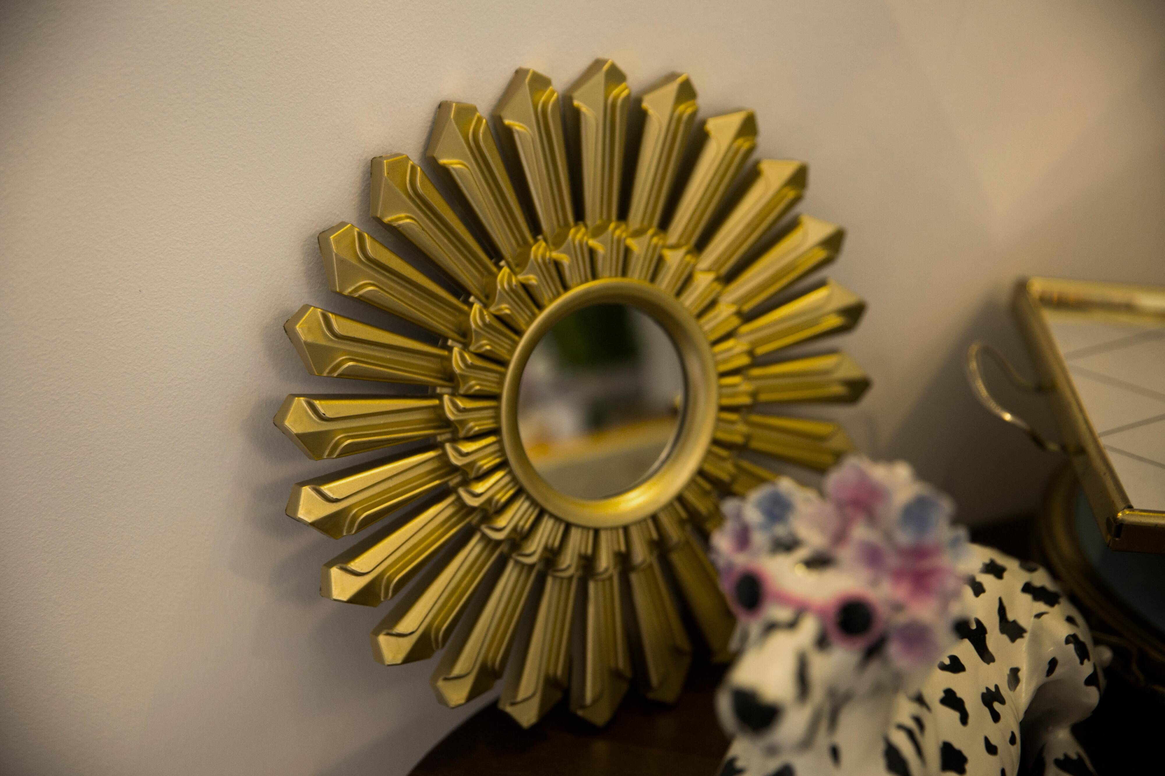 Miroir petit soleil italien vintage doré milieu du siècle, Italie, années 1960