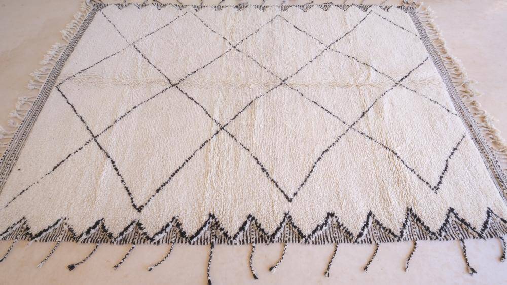 Beni Ourain Traditional Rug - 298 x 204 cm