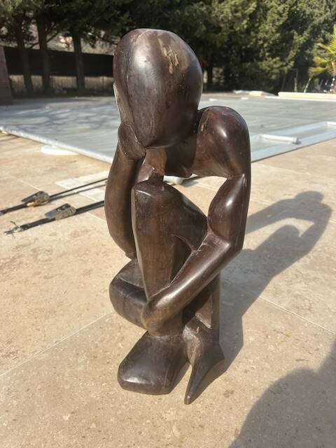 Wooden statue "the thinker"