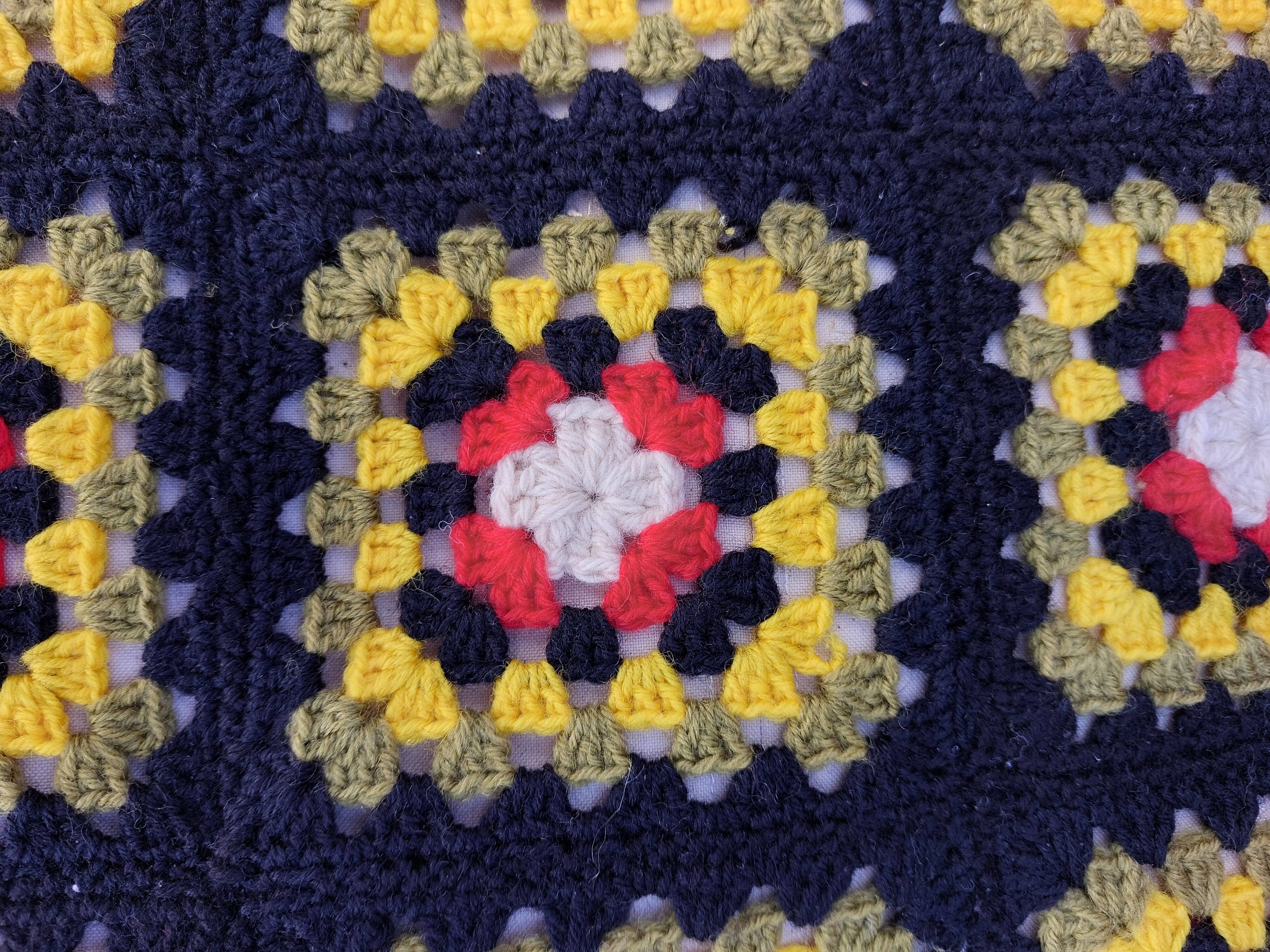 4 armchairs and a coffee table made of rattan and bamboo wood, vintage.